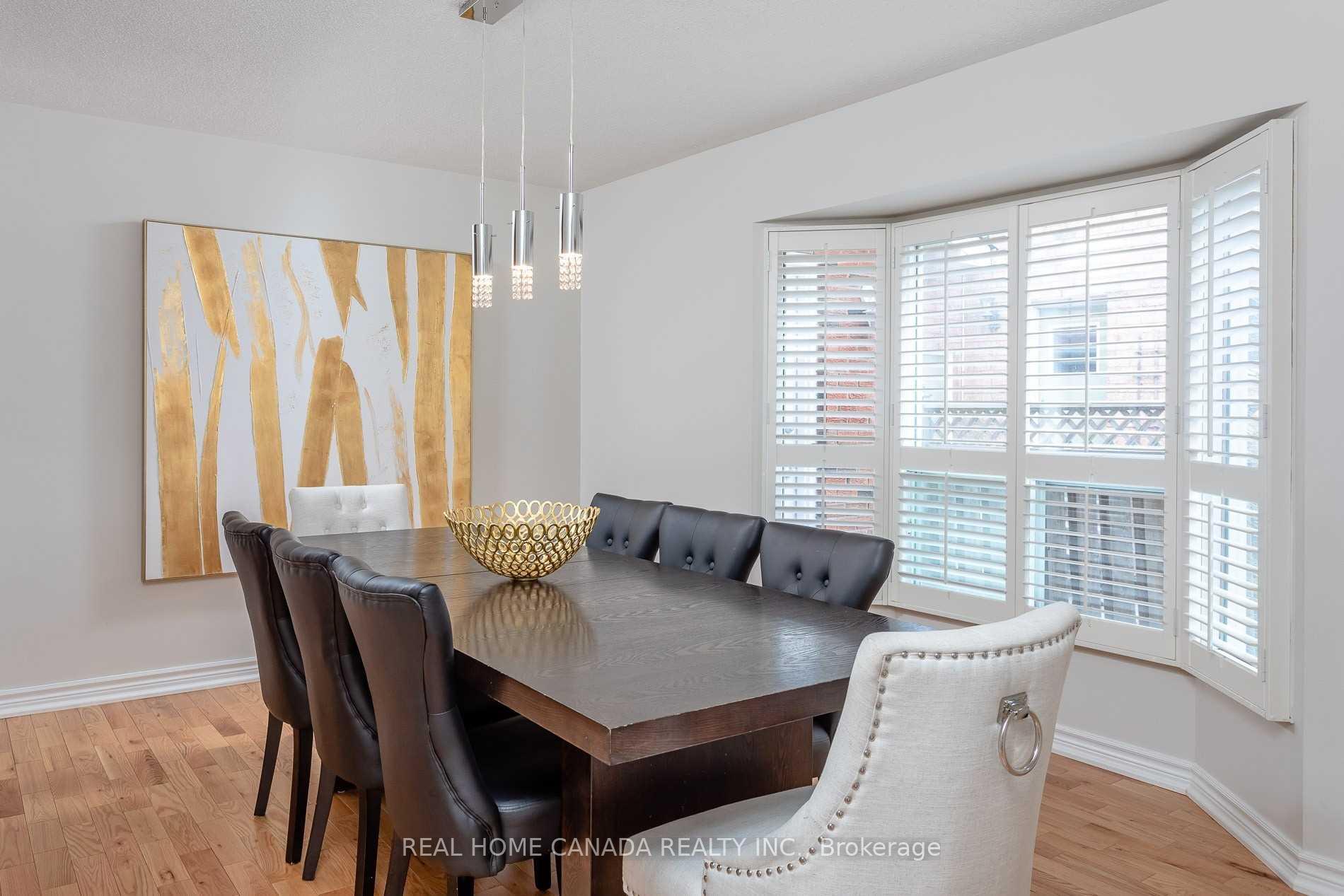 Photo 5 of 1542 Prince John Circle, Oakville, Clearview — HOMEH