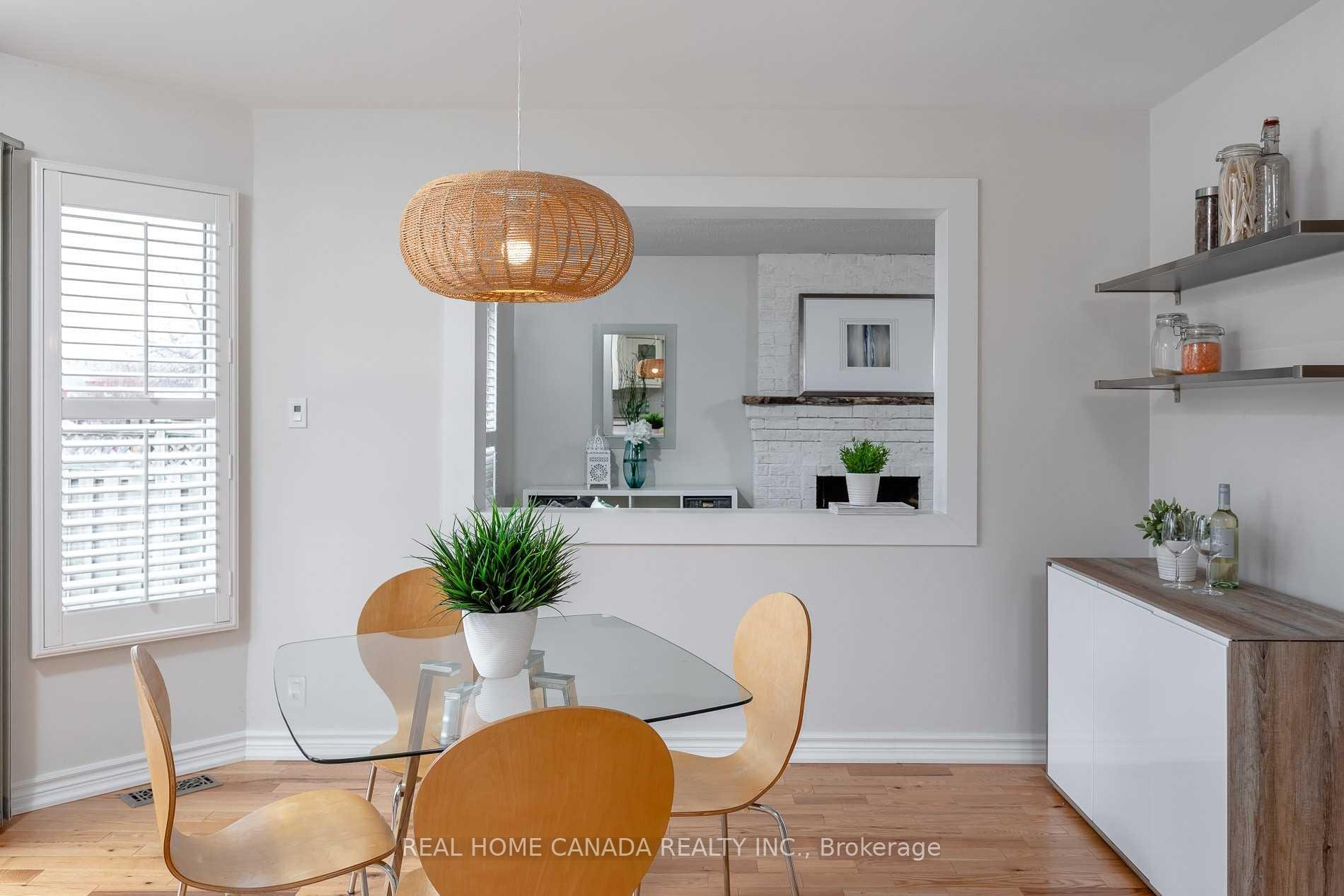 Photo 8 of 1542 Prince John Circle, Oakville, Clearview — HOMEH