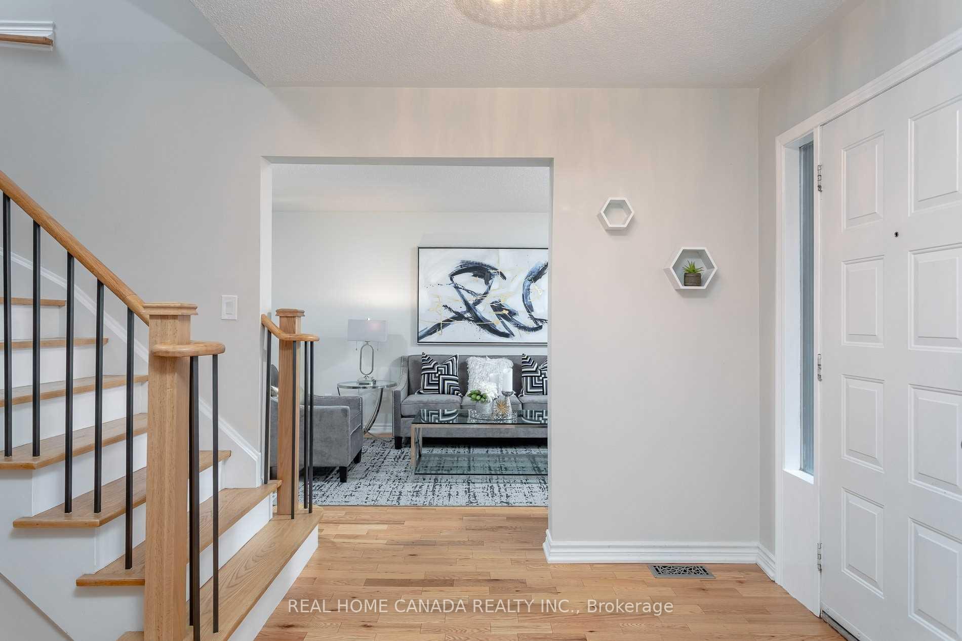 Photo 10 of 1542 Prince John Circle, Oakville, Clearview — HOMEH