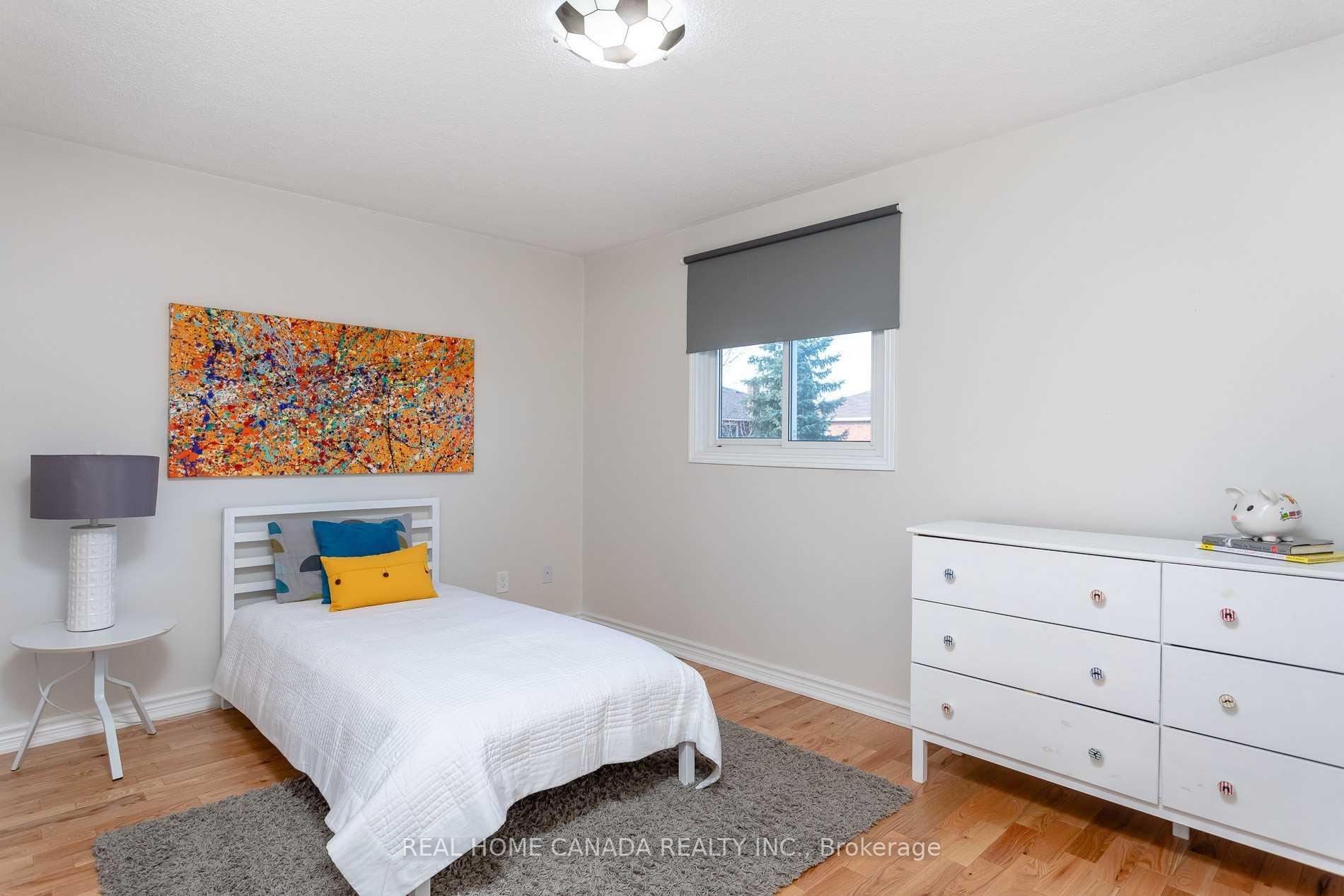 Photo 16 of 1542 Prince John Circle, Oakville, Clearview — HOMEH