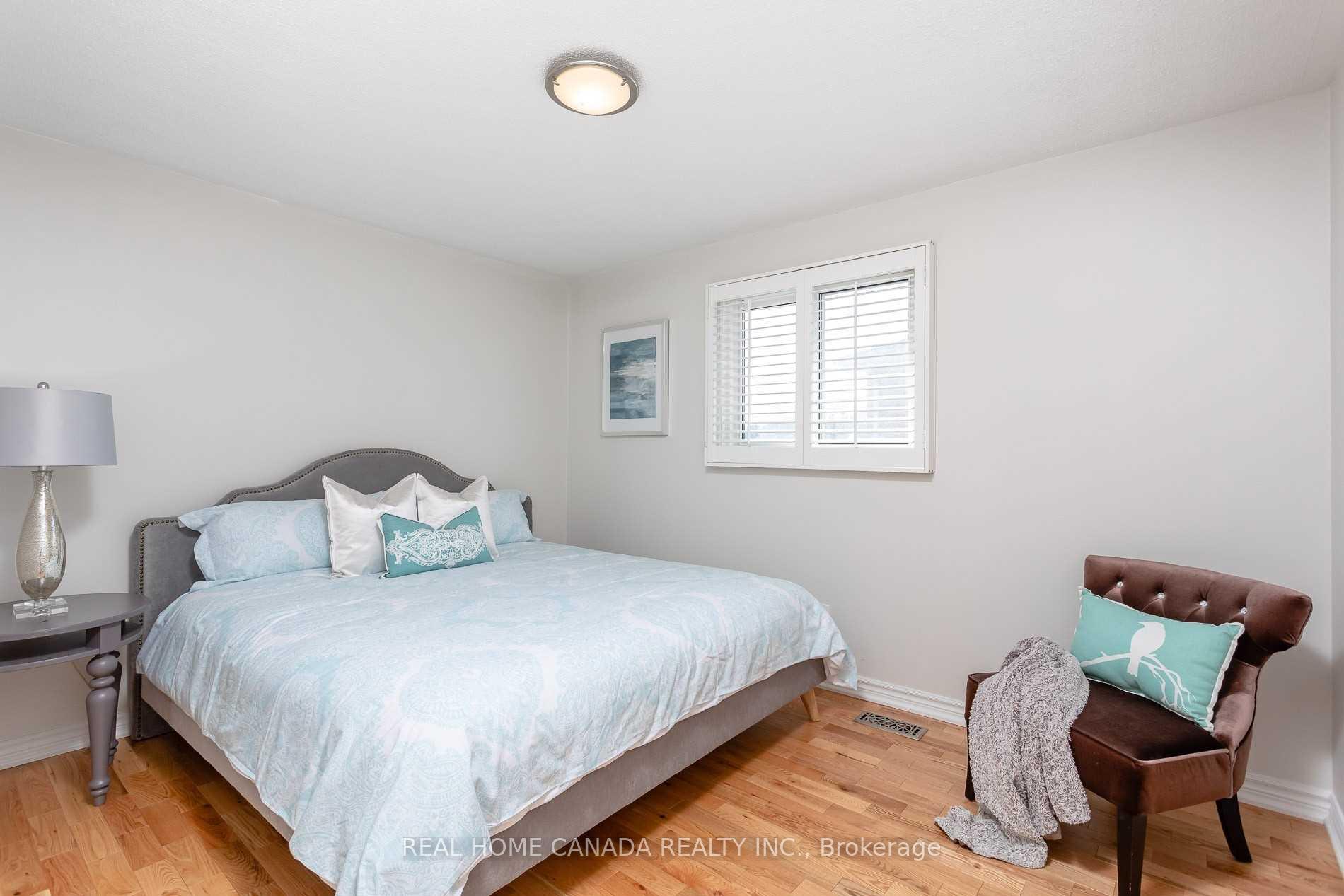 Photo 17 of 1542 Prince John Circle, Oakville, Clearview — HOMEH