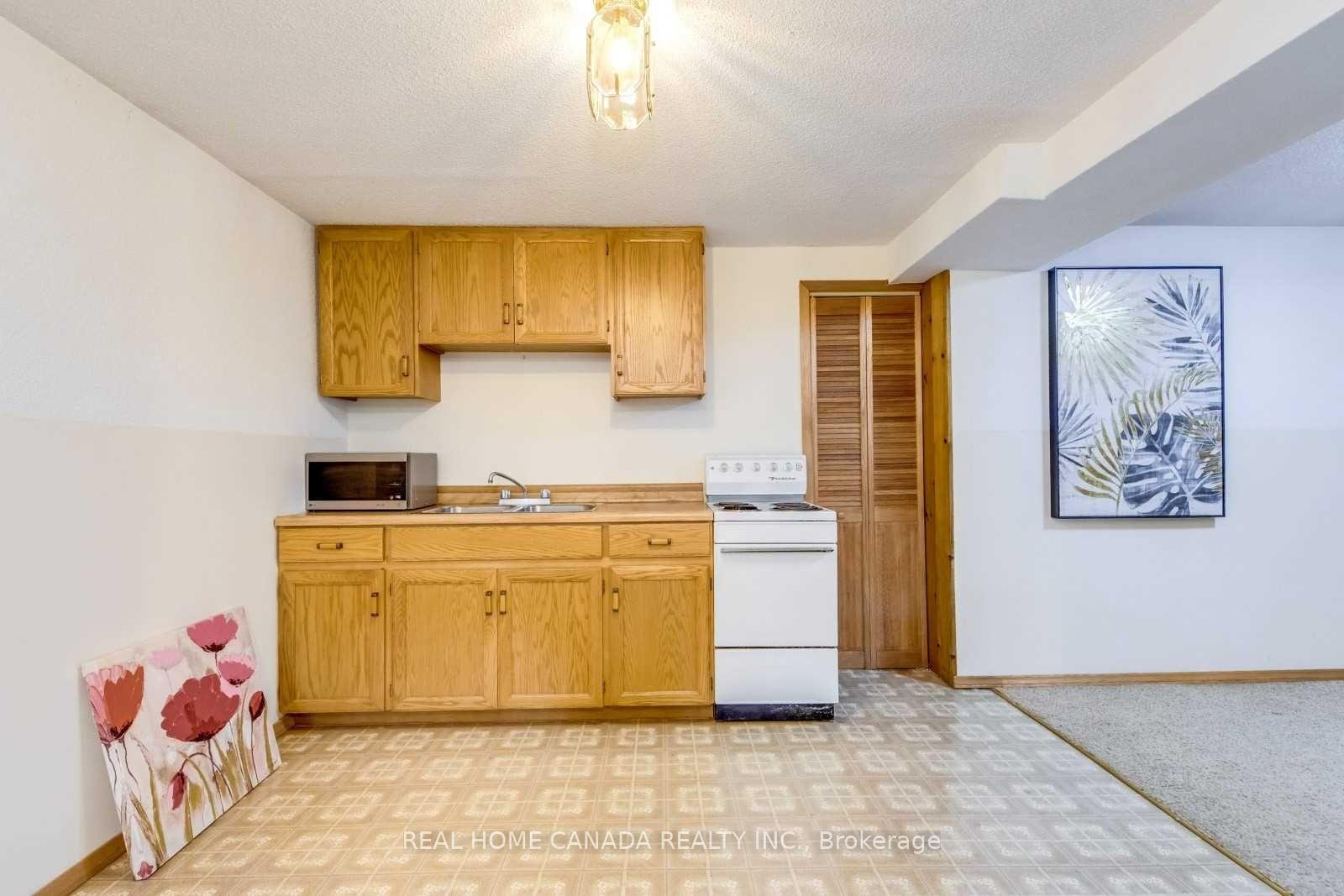 Photo 21 of 1542 Prince John Circle, Oakville, Clearview — HOMEH