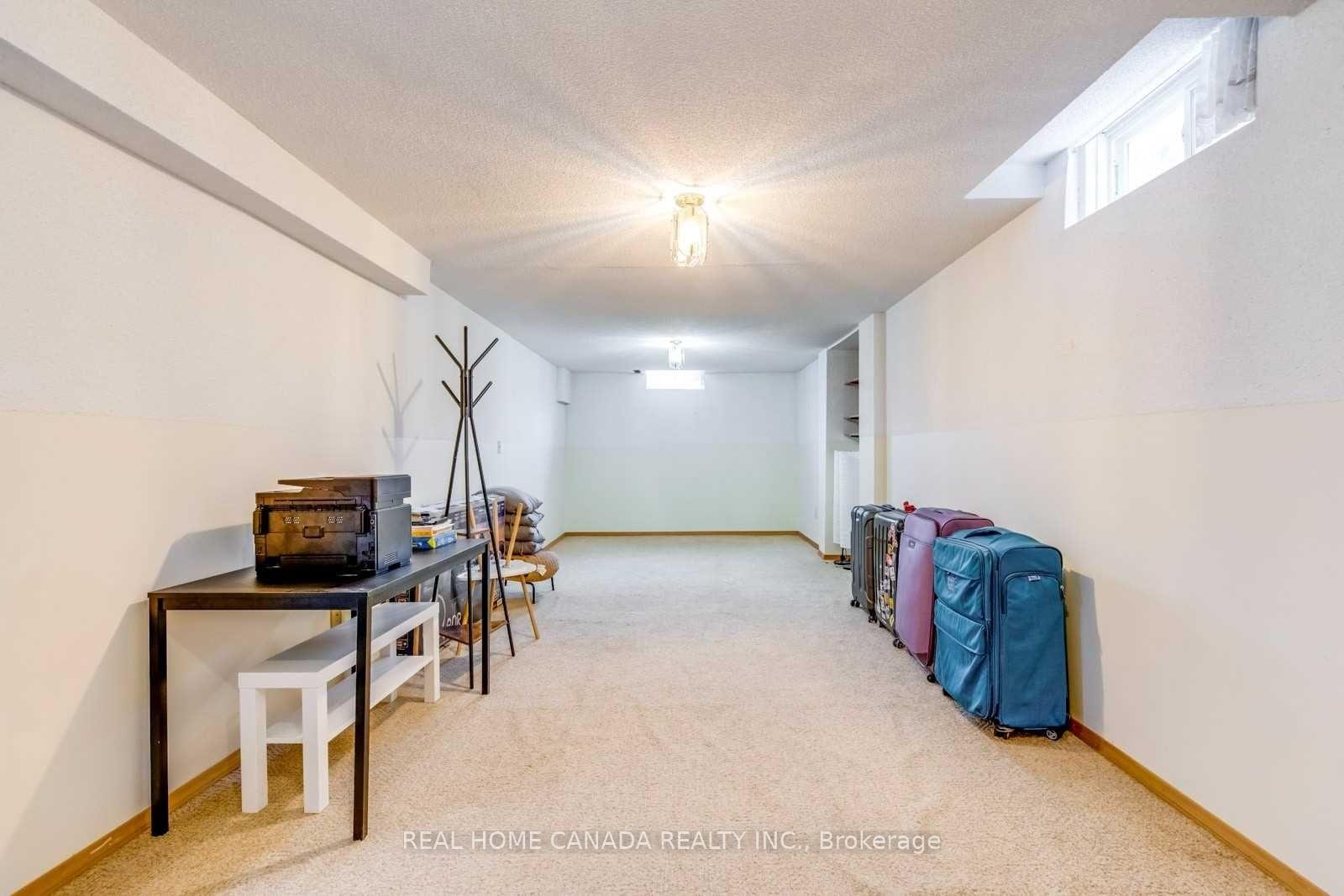 Photo 22 of 1542 Prince John Circle, Oakville, Clearview — HOMEH