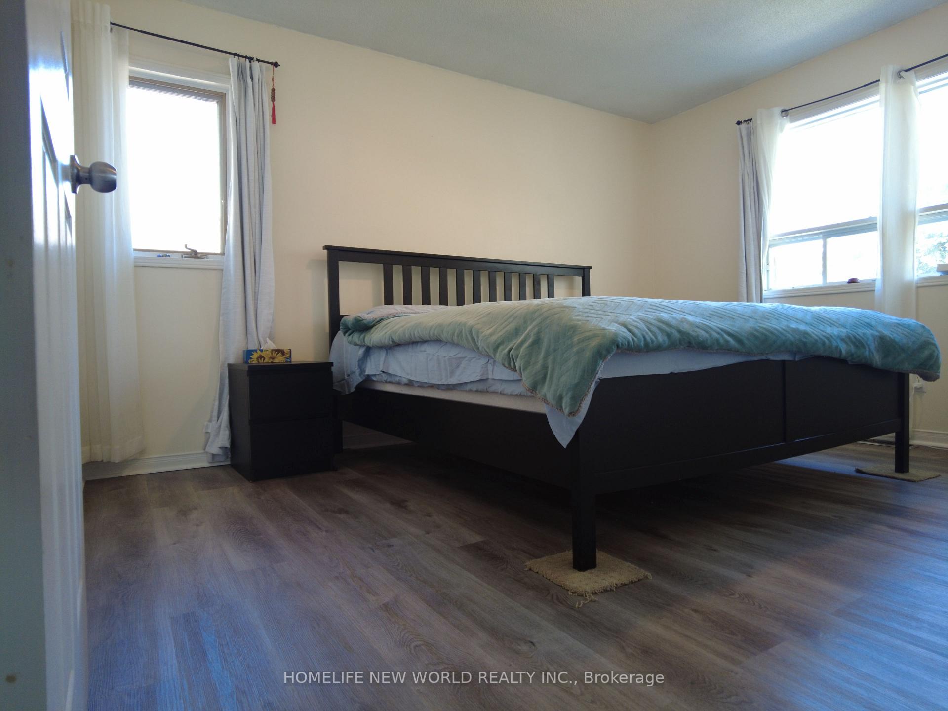 Photo 8 of 42 Engel Crescent, Barrie, Letitia Heights — HOMEH