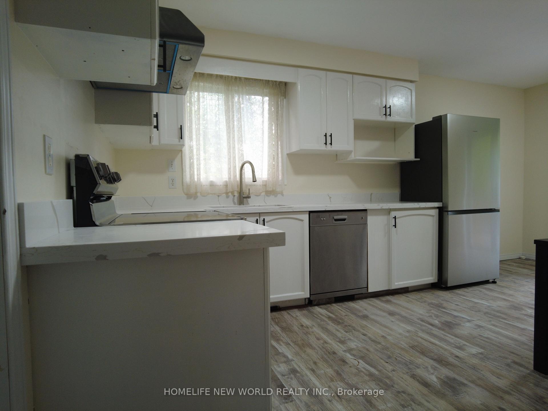 Photo 18 of 42 Engel Crescent, Barrie, Letitia Heights — HOMEH