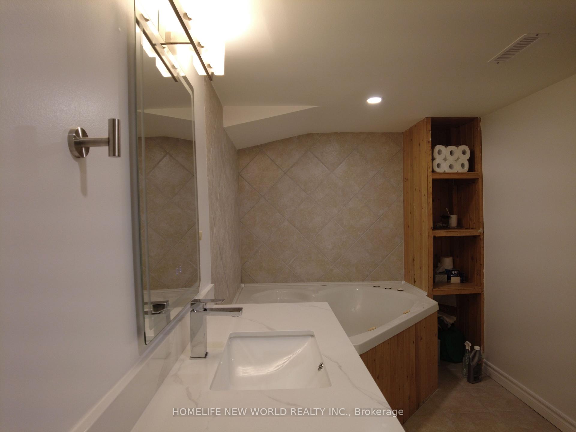 Photo 25 of 42 Engel Crescent, Barrie, Letitia Heights — HOMEH