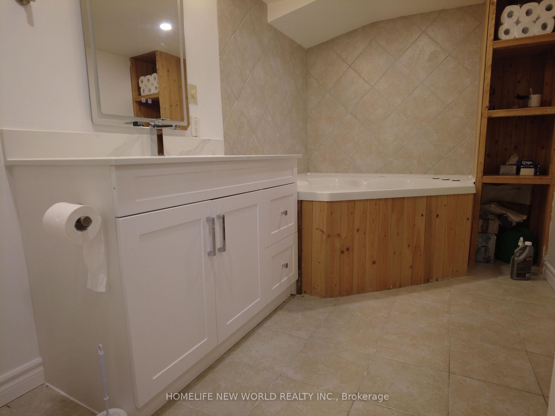 Photo 29 of 42 Engel Crescent, Barrie, Letitia Heights — HOMEH
