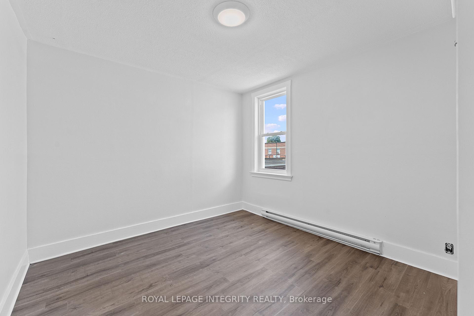 Photo 16 of 34 Market Street, Smiths Falls, Smiths Falls — HOMEH
