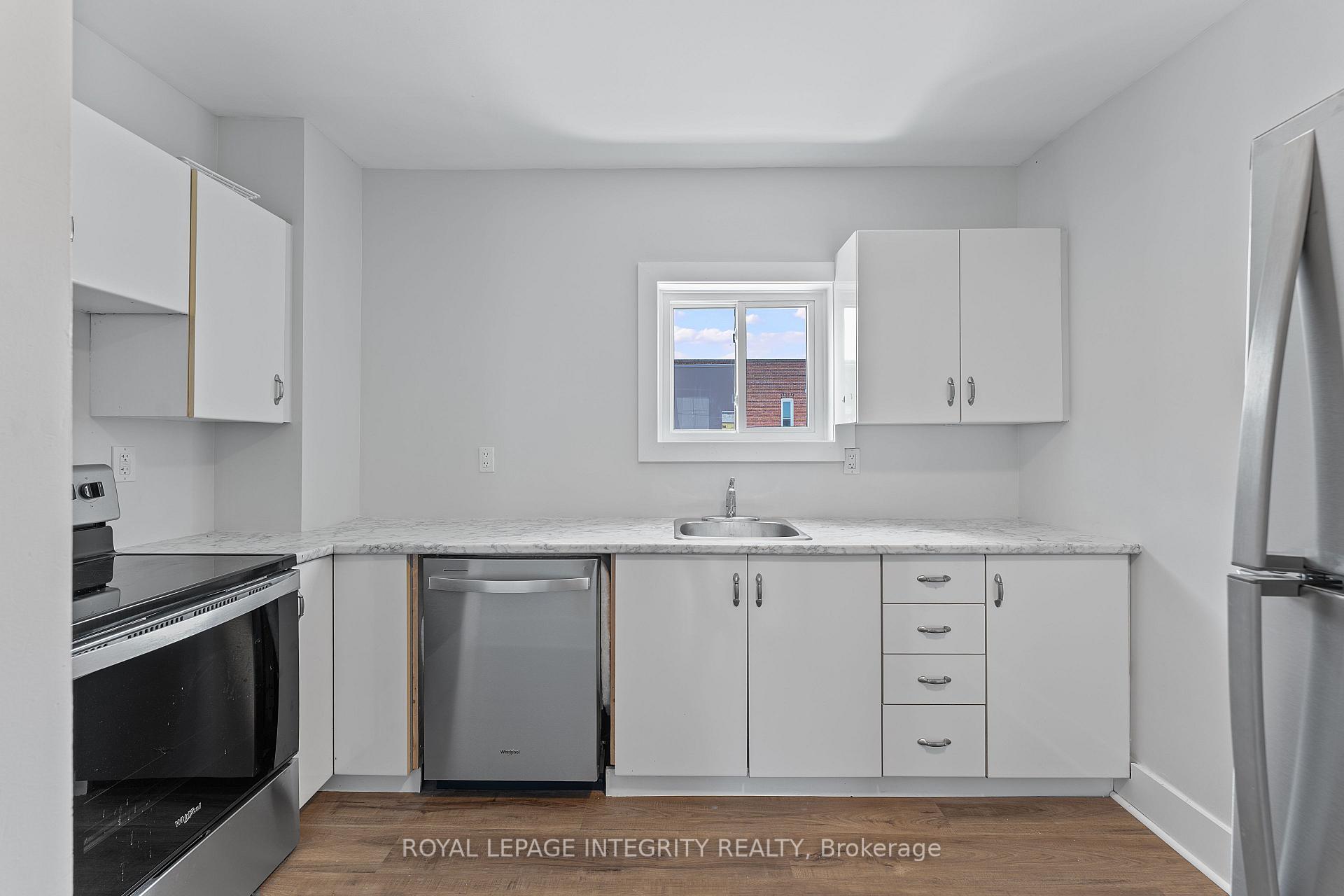 Photo 24 of 34 Market Street, Smiths Falls, Smiths Falls — HOMEH
