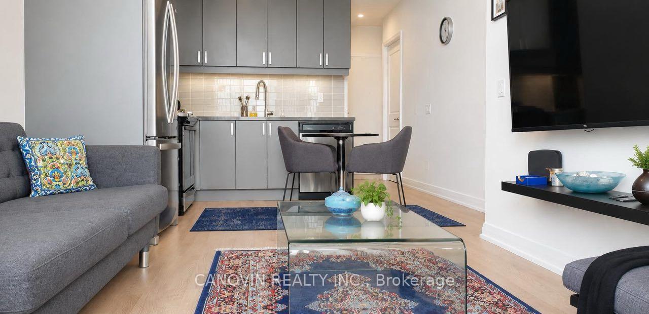 Photo 3 of Unit 1216, 7895 Jane Street E, Vaughan, Concord — HOMEH