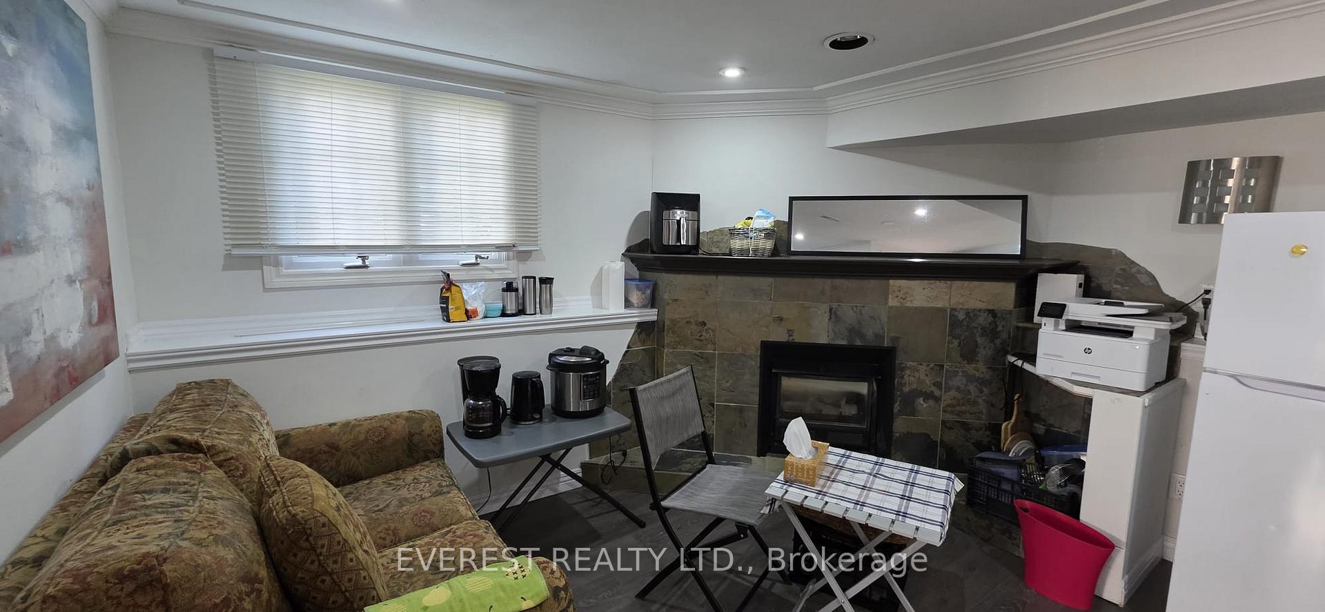 Photo 9 of 88 Shakespeare Crescent, Barrie, Letitia Heights — HOMEH