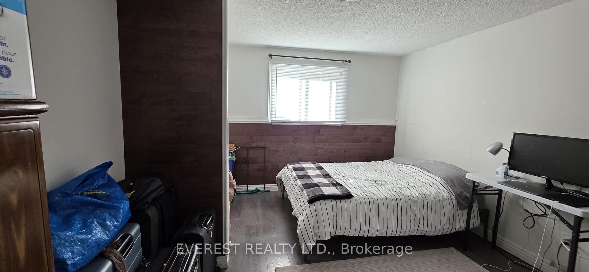 Photo 10 of 88 Shakespeare Crescent, Barrie, Letitia Heights — HOMEH