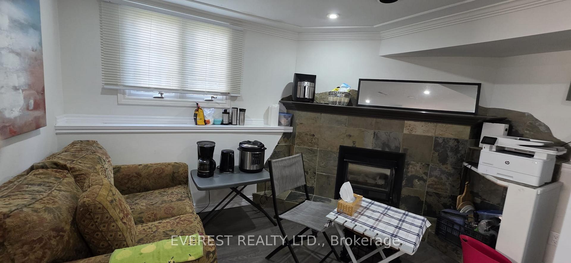 Photo 11 of 88 Shakespeare Crescent, Barrie, Letitia Heights — HOMEH