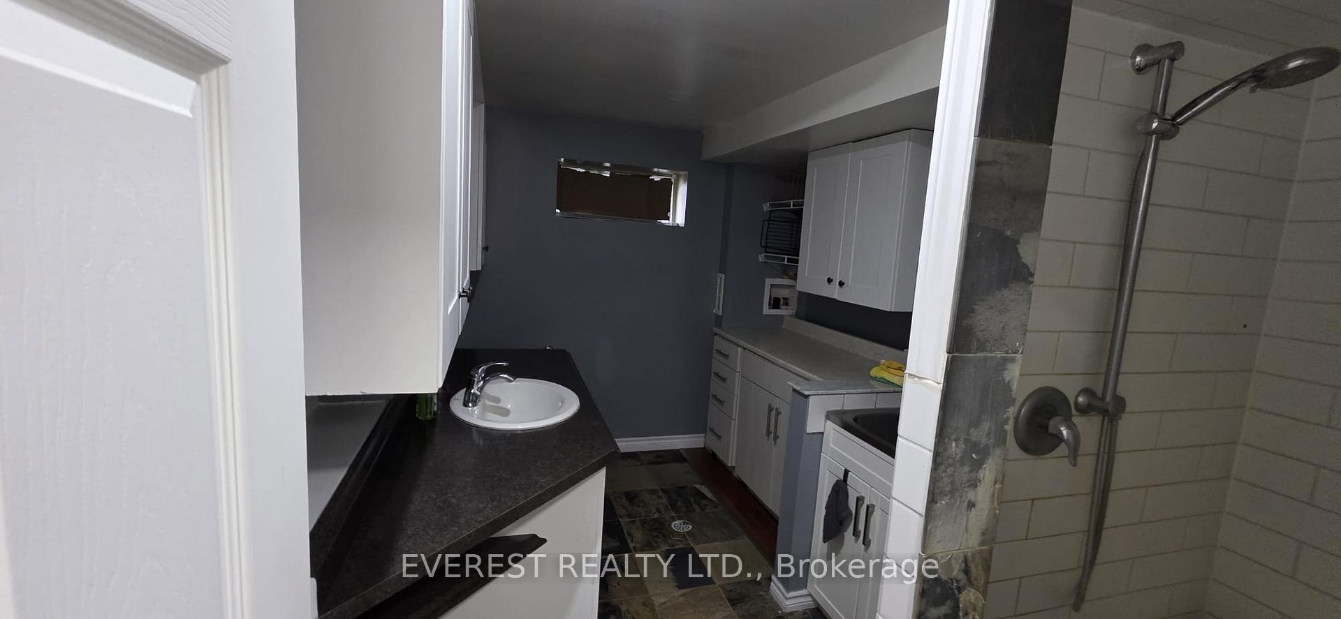 Photo 12 of 88 Shakespeare Crescent, Barrie, Letitia Heights — HOMEH