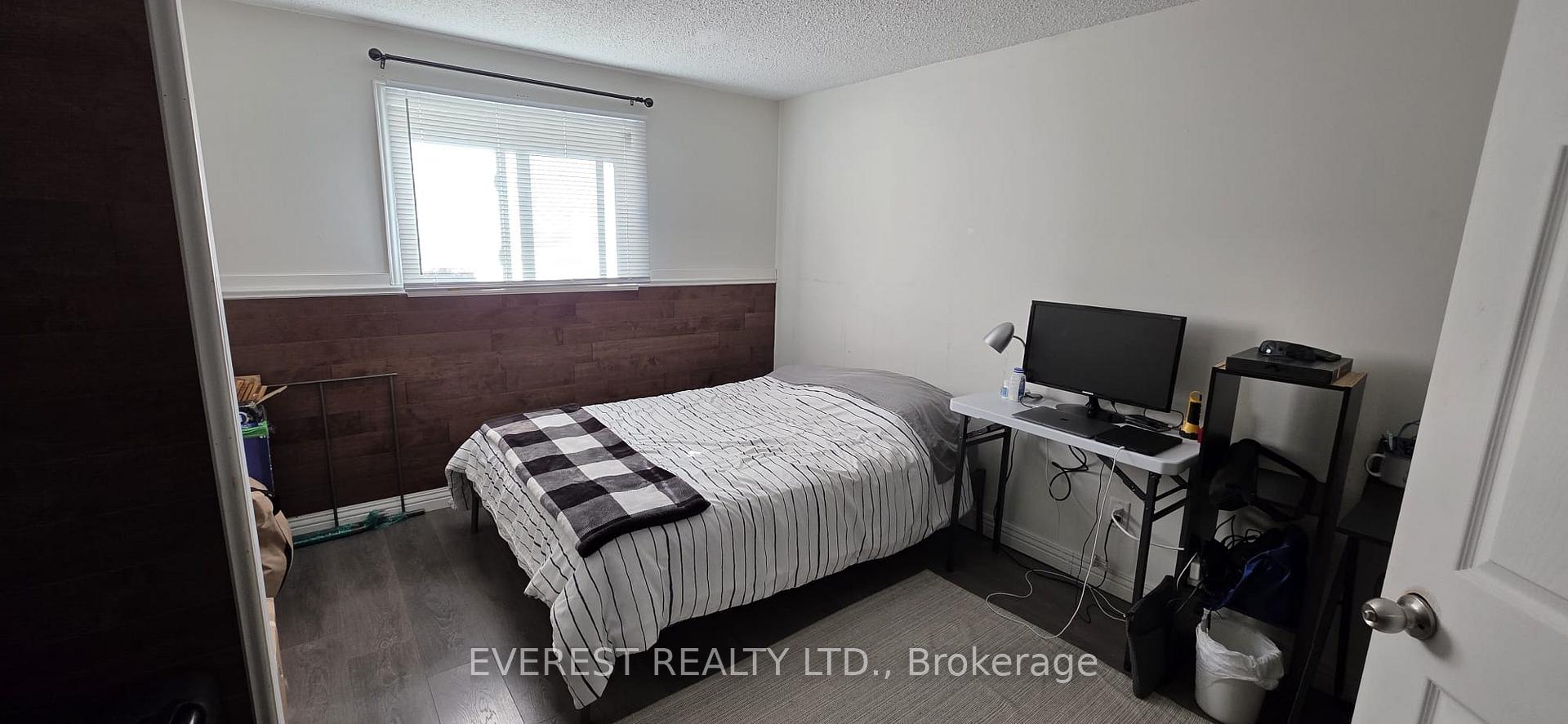 Photo 13 of 88 Shakespeare Crescent, Barrie, Letitia Heights — HOMEH