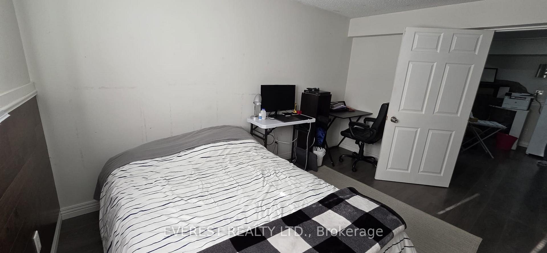 Photo 14 of 88 Shakespeare Crescent, Barrie, Letitia Heights — HOMEH