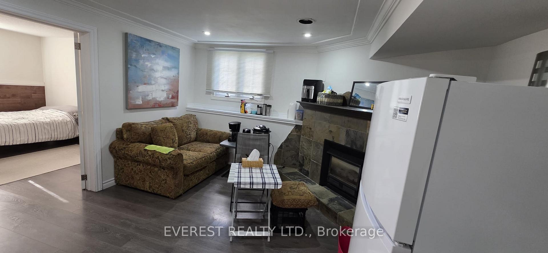 Photo 17 of 88 Shakespeare Crescent, Barrie, Letitia Heights — HOMEH