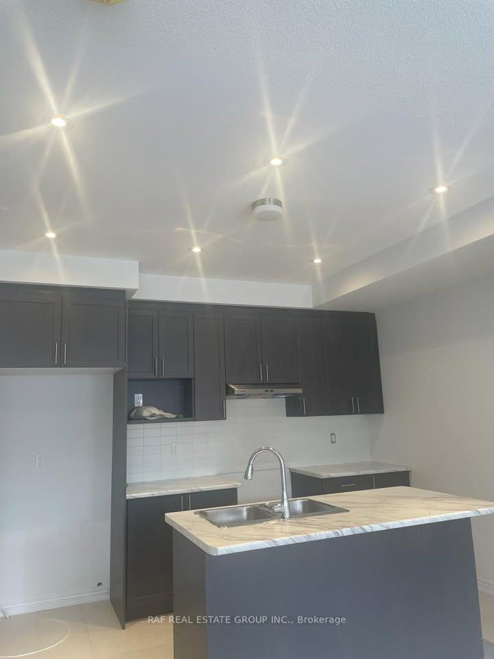 Photo 3 of 1065 Lockie Drive, Oshawa, Kedron — HOMEH