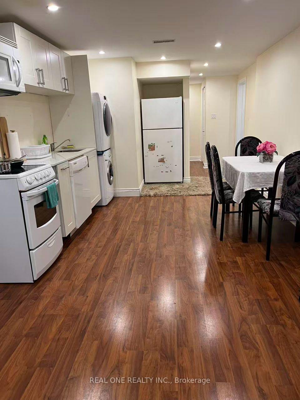 Photo 3 of Unit Bsmt, 58 Sewell Drive, Oakville, College Park — HOMEH