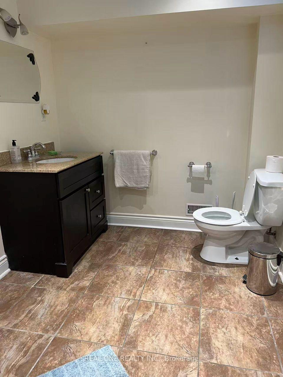 Photo 11 of Unit Bsmt, 58 Sewell Drive, Oakville, College Park — HOMEH