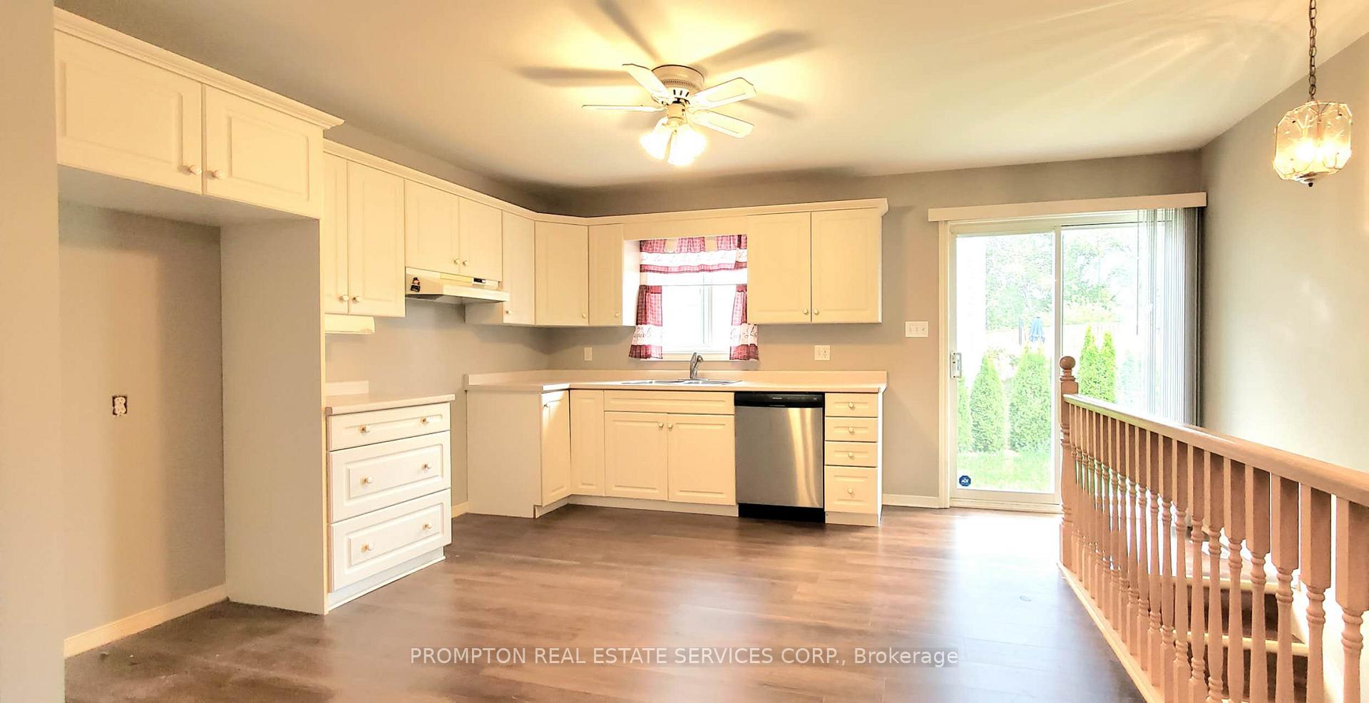 Photo 14 of 7410 Trinity Court, Niagara Falls, Mt. Carmel — HOMEH