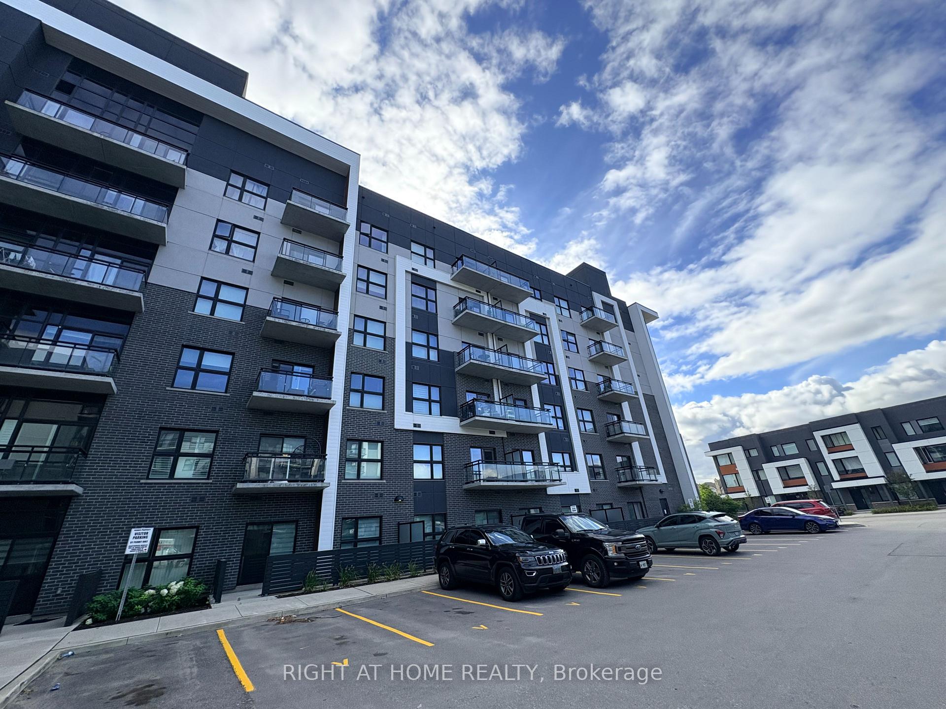 Front of Unit 527, 102 Grovewood Common