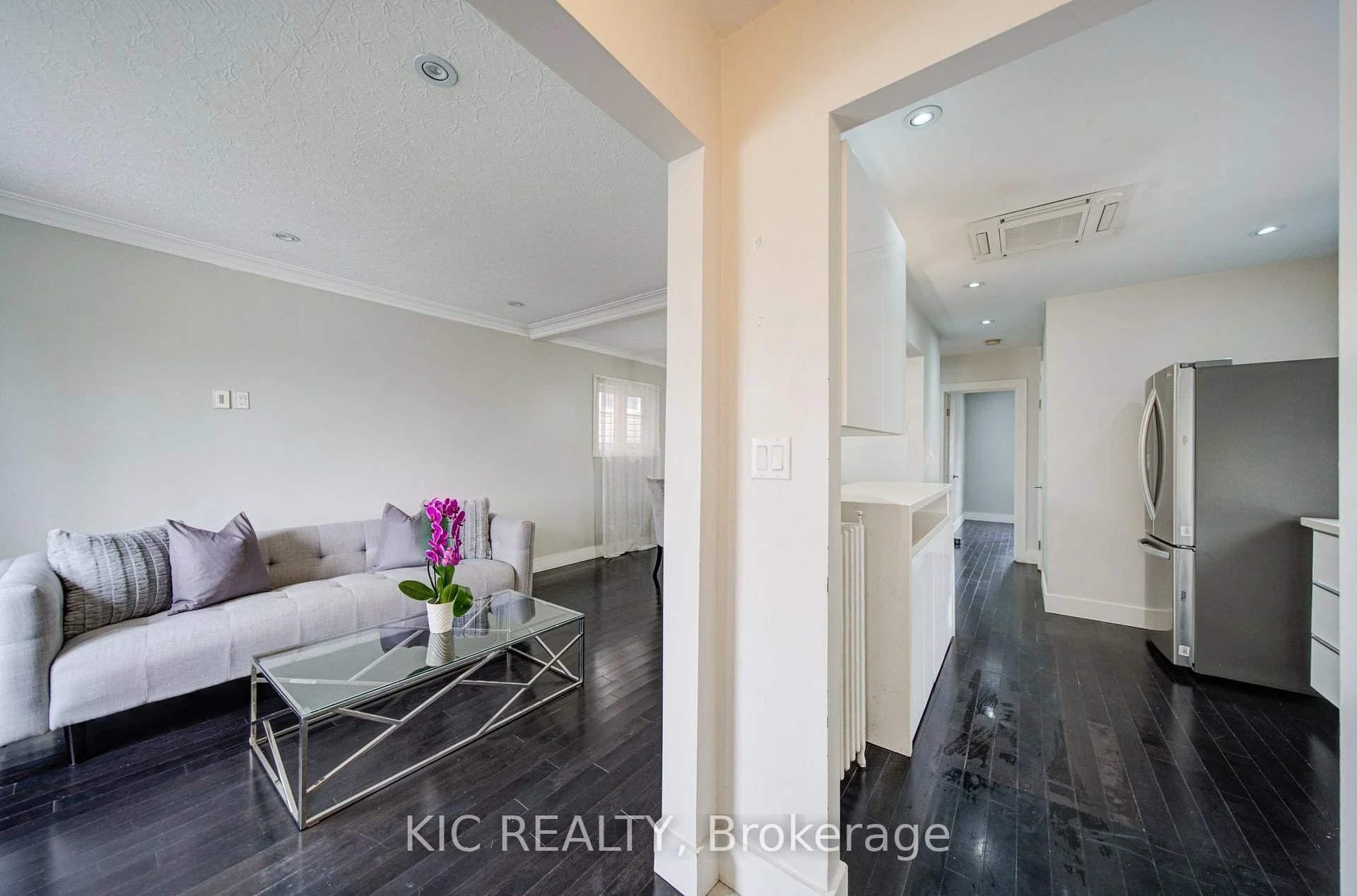 Front of 35 Montcalm Avenue NW