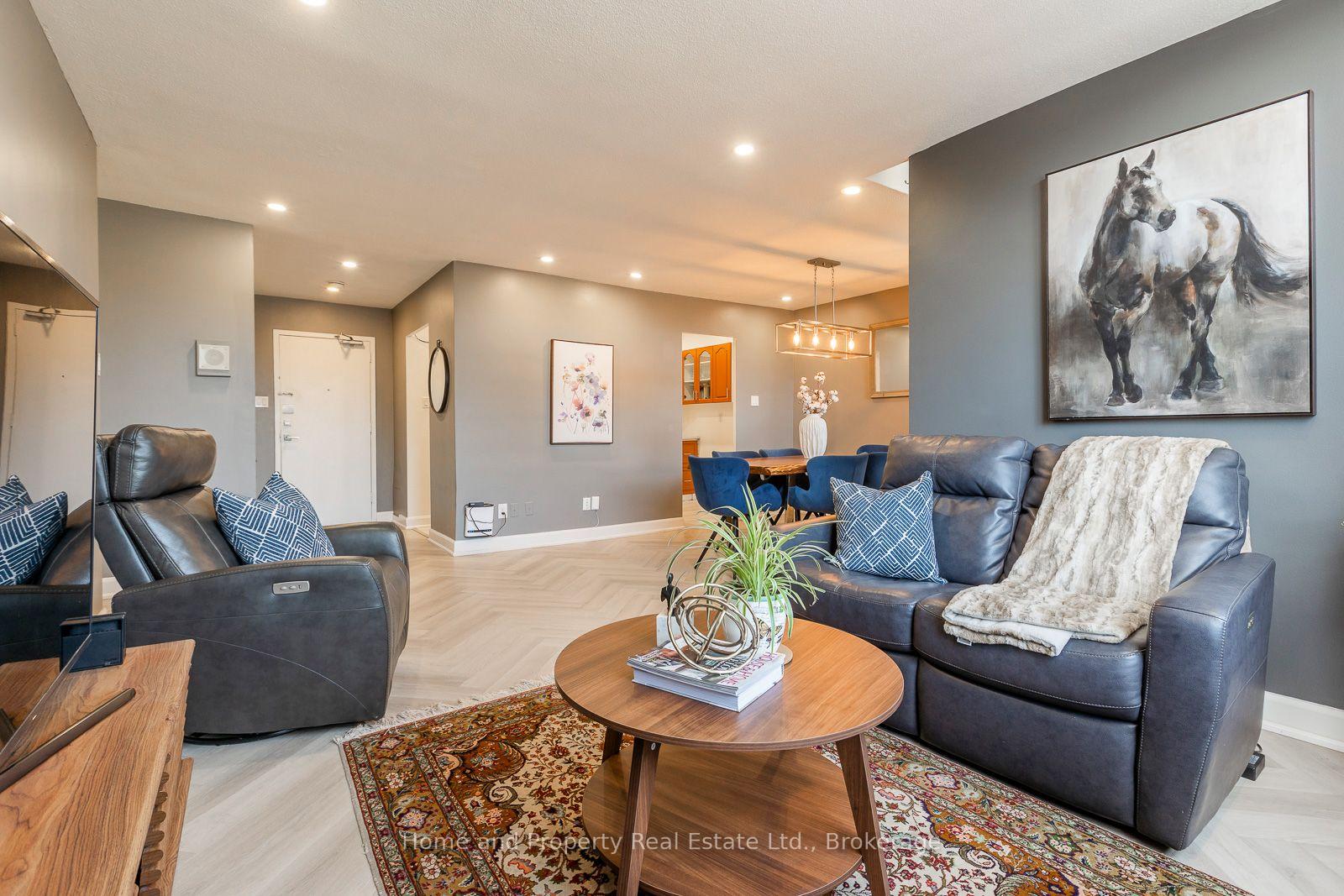 Front of Unit 106, 2825 Islington Avenue