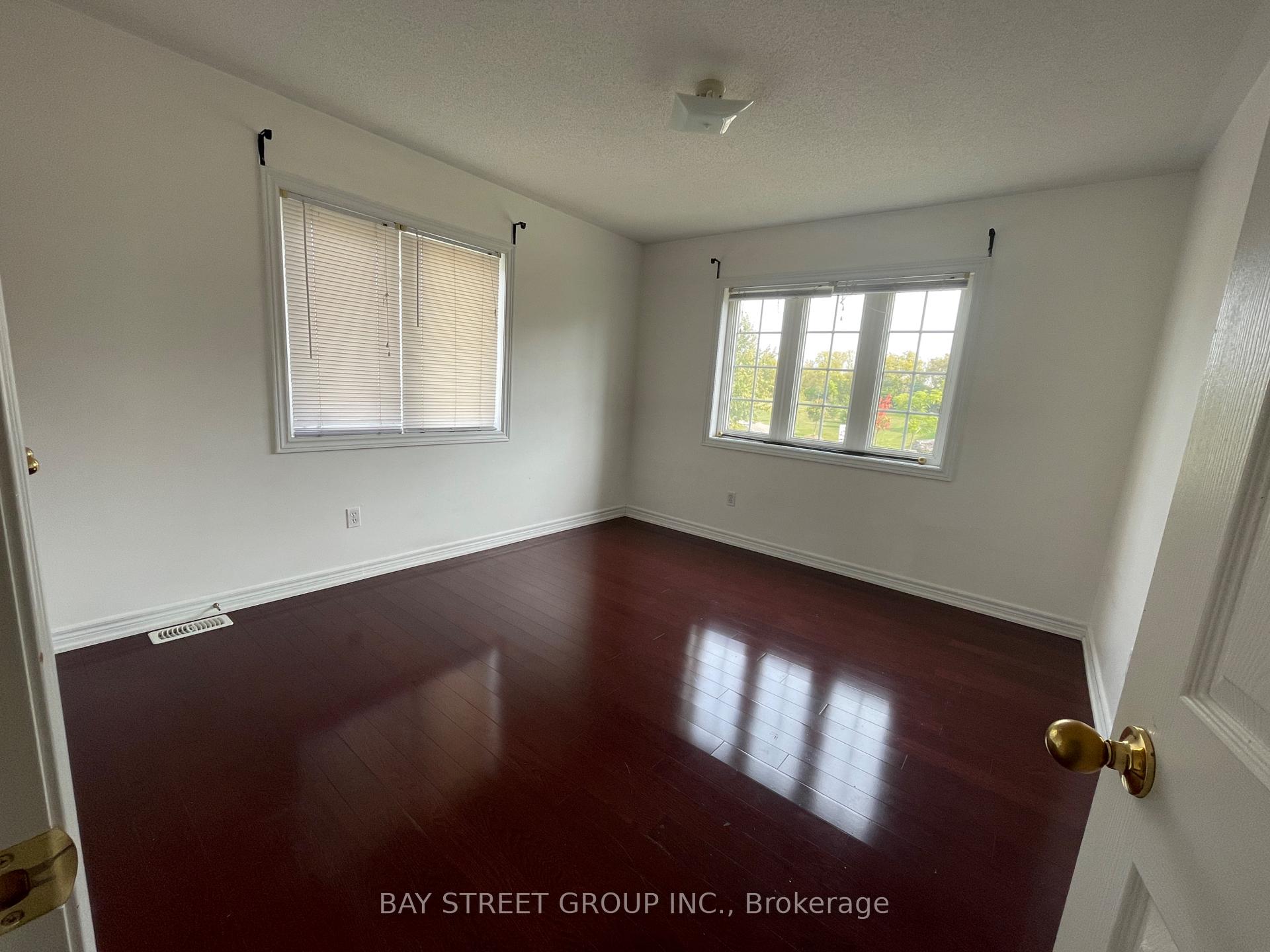 Photo 10 of 2 Willow Trail Road, Markham, Greensborough — HOMEH