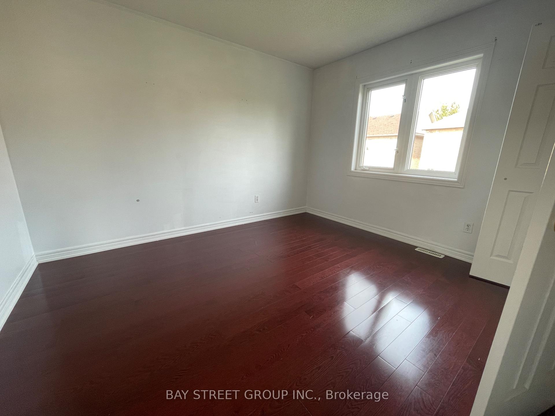 Photo 12 of 2 Willow Trail Road, Markham, Greensborough — HOMEH