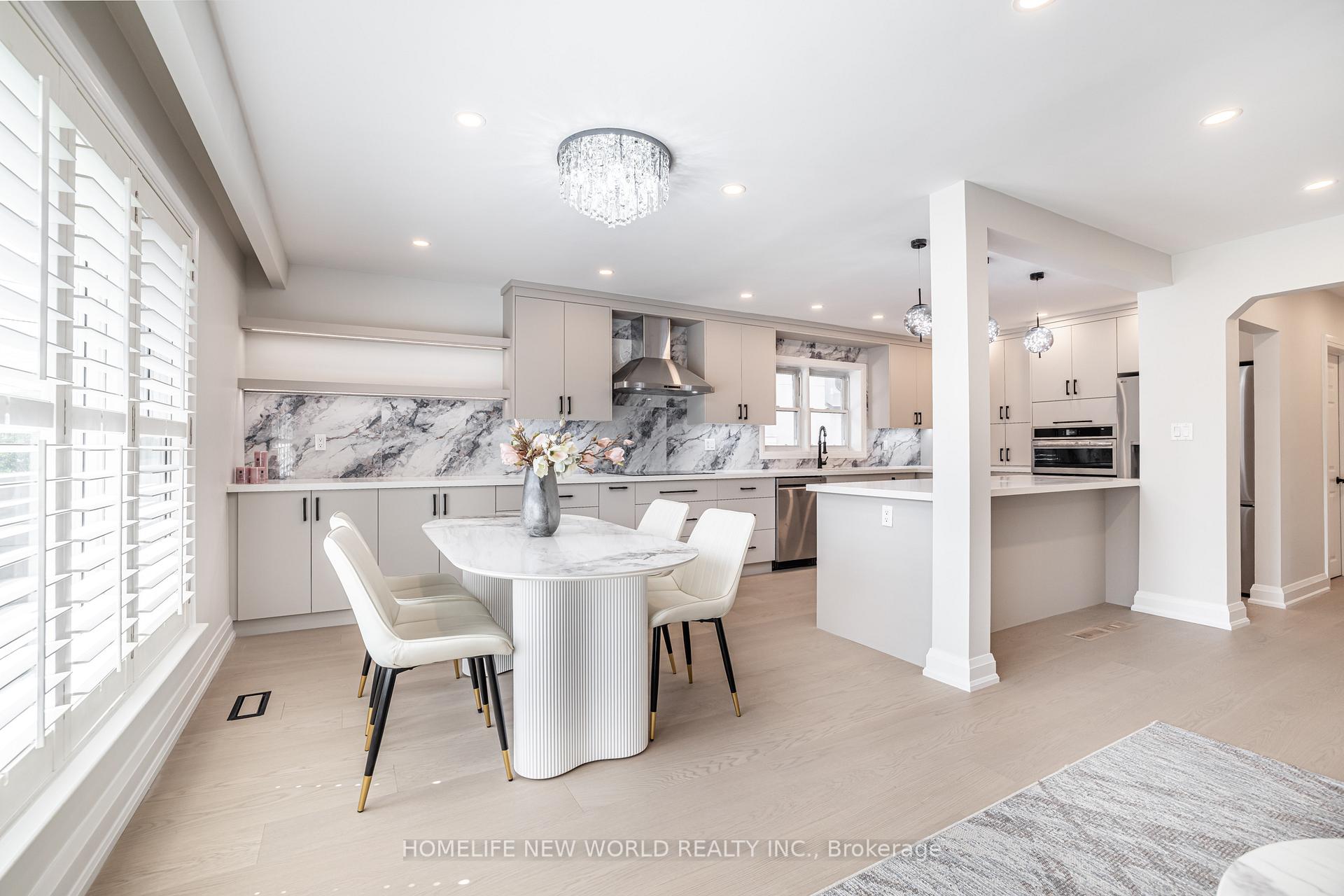 Photo 5 of 192 Combe Avenue, North York, Bathurst Manor — HOMEH