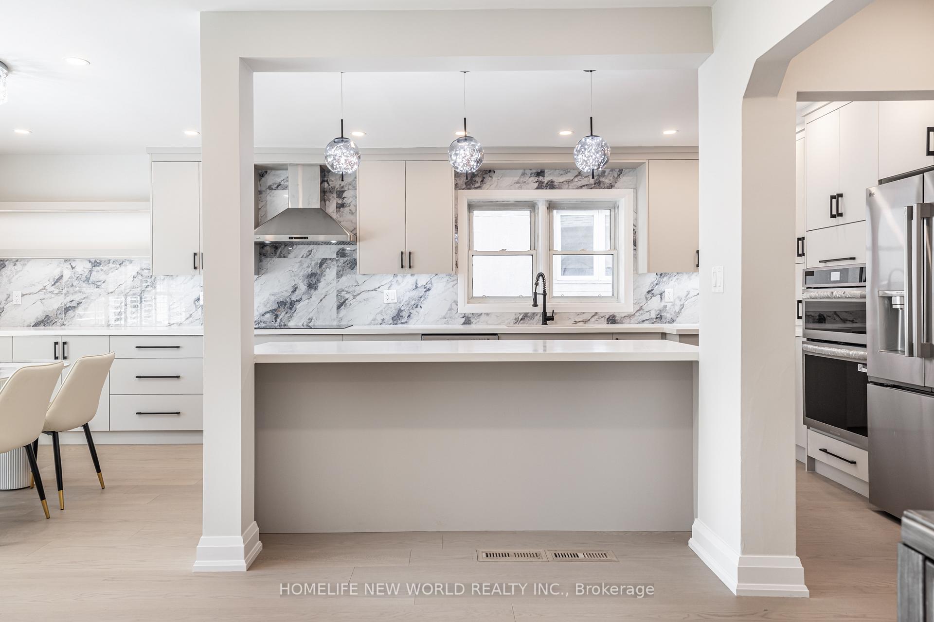 Photo 6 of 192 Combe Avenue, North York, Bathurst Manor — HOMEH