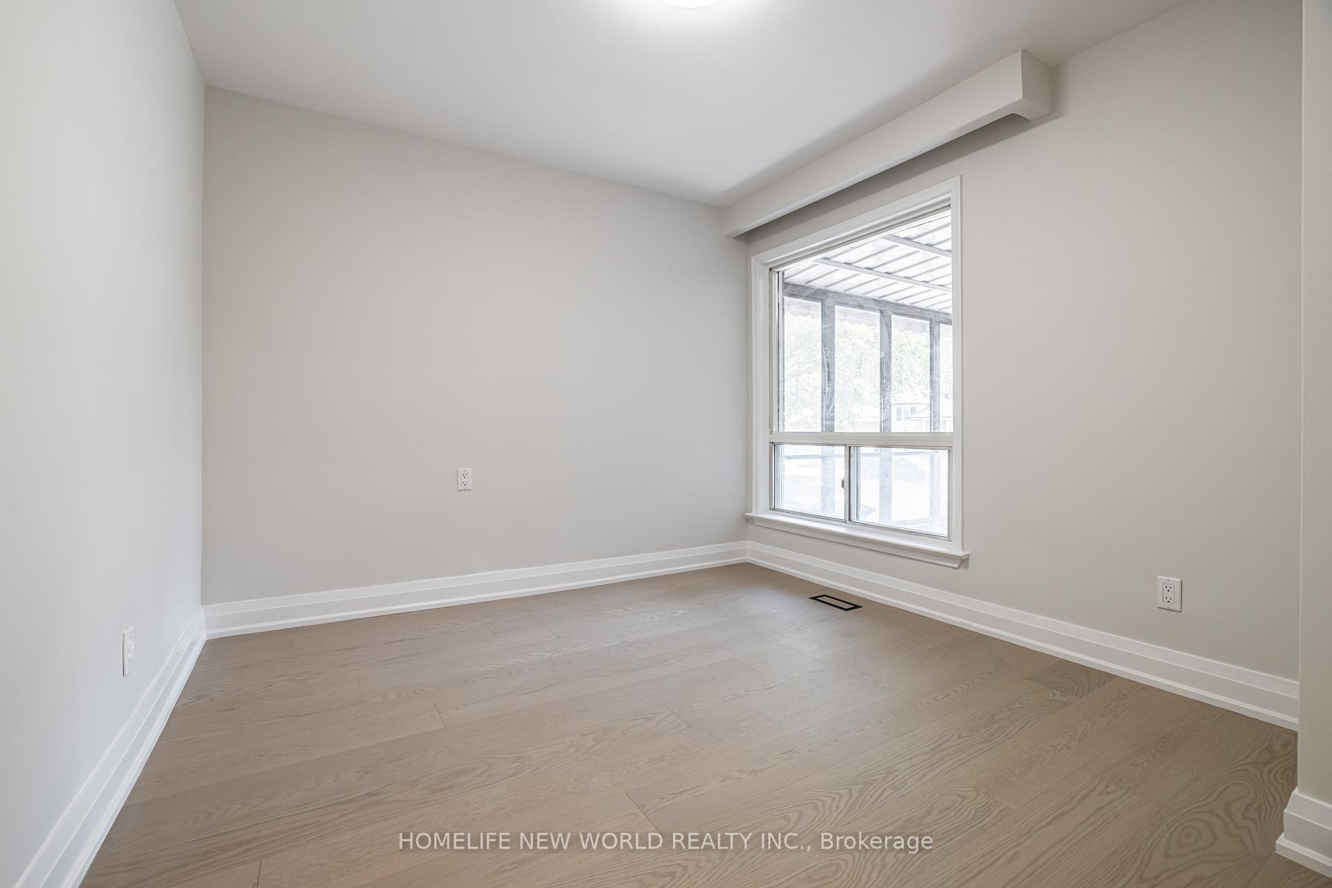 Photo 11 of 192 Combe Avenue, North York, Bathurst Manor — HOMEH