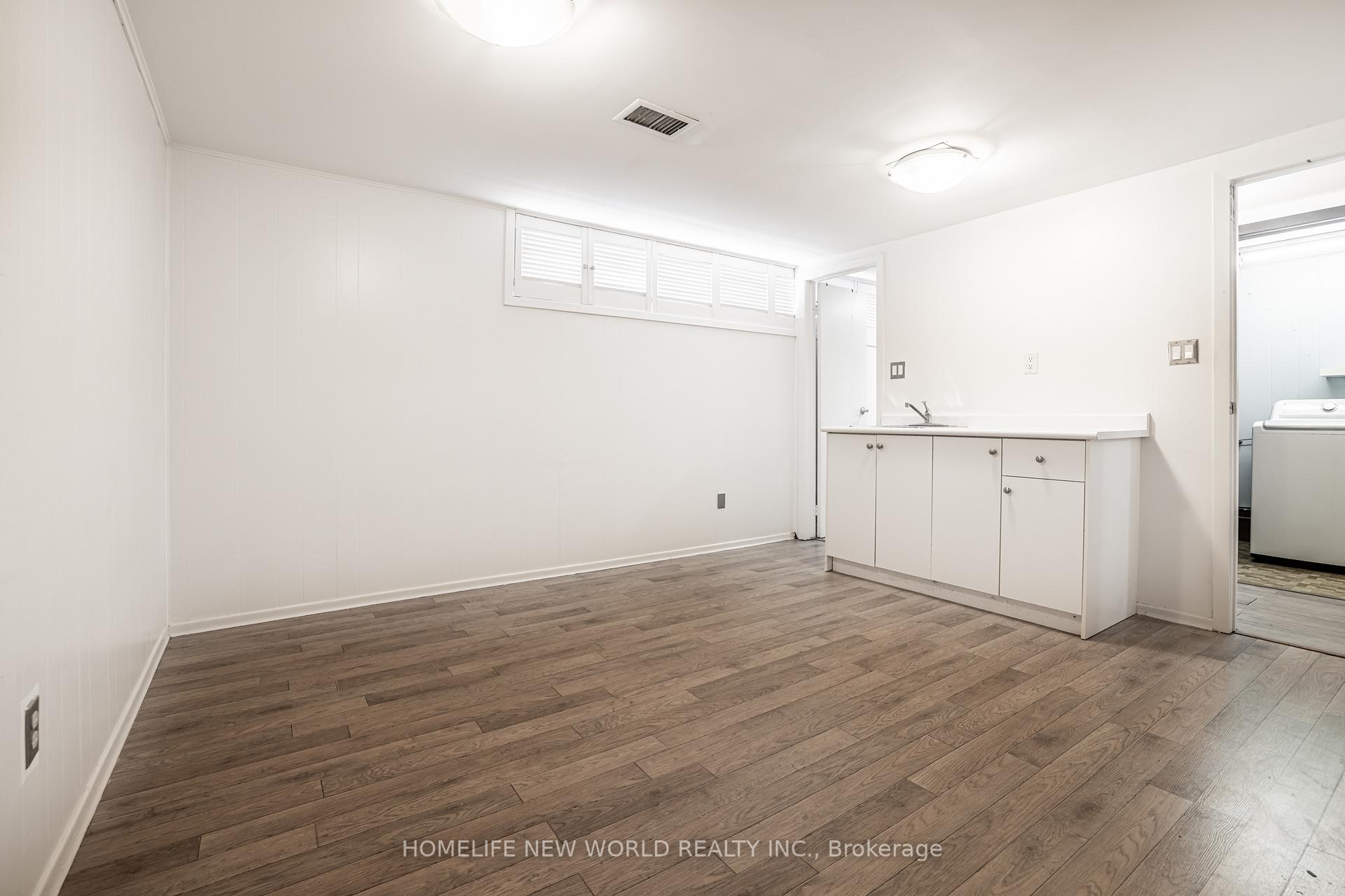 Photo 19 of 192 Combe Avenue, North York, Bathurst Manor — HOMEH
