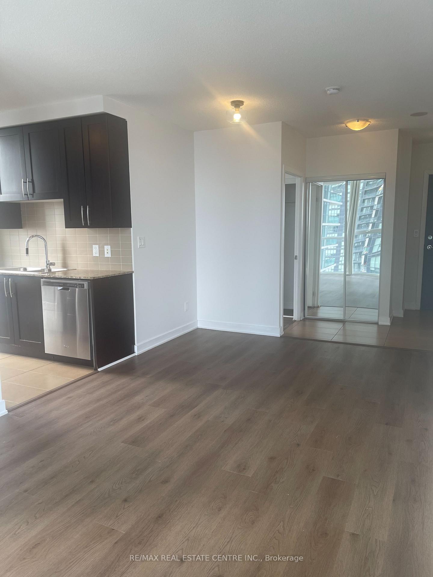 Photo 5 of Unit 2104, 4070 Confederation Parkway, Mississauga, City Centre — HOMEH