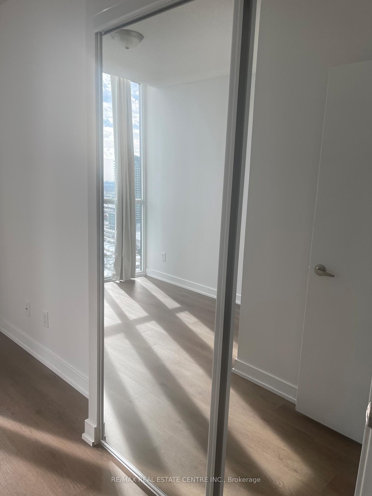 Photo 8 of Unit 2104, 4070 Confederation Parkway, Mississauga, City Centre — HOMEH