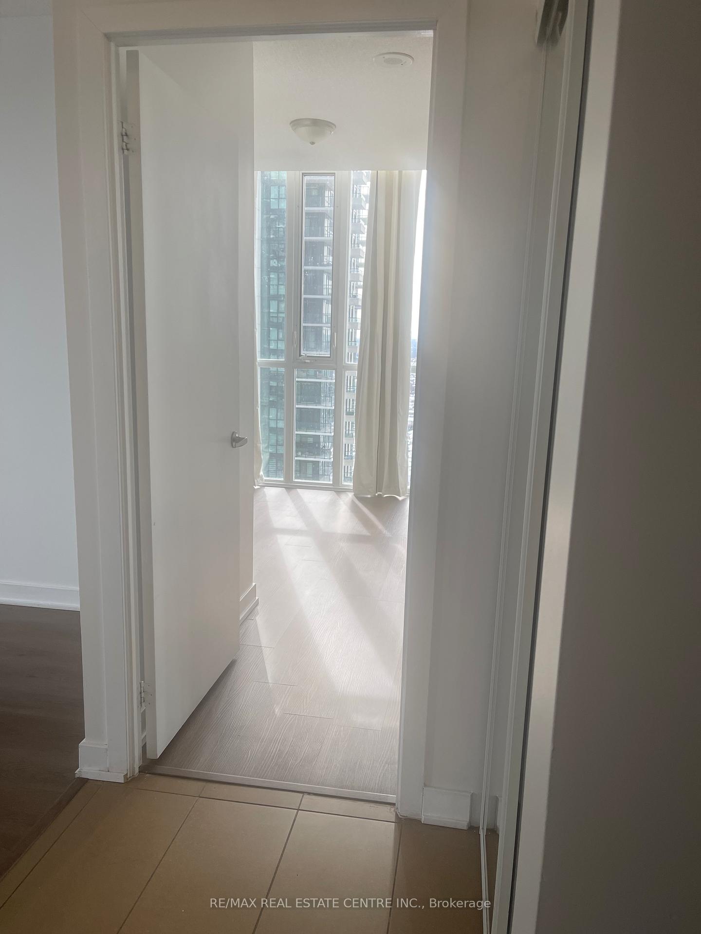 Photo 27 of Unit 2104, 4070 Confederation Parkway, Mississauga, City Centre — HOMEH
