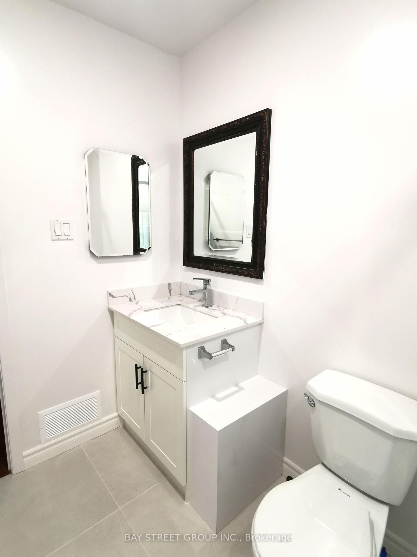 Photo 19 of 119 Shawnee Circle, North York, Pleasant View — HOMEH