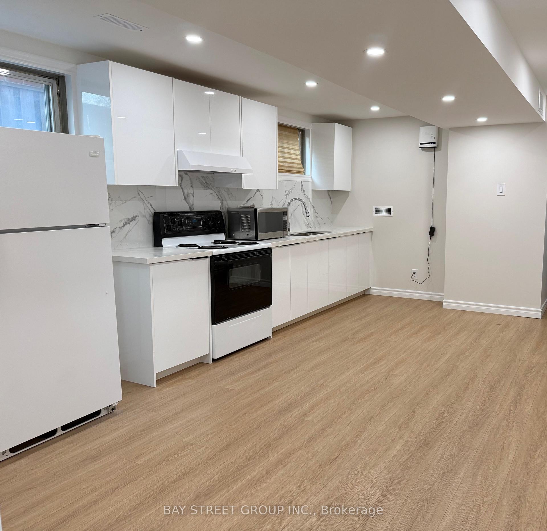 Photo 31 of 119 Shawnee Circle, North York, Pleasant View — HOMEH