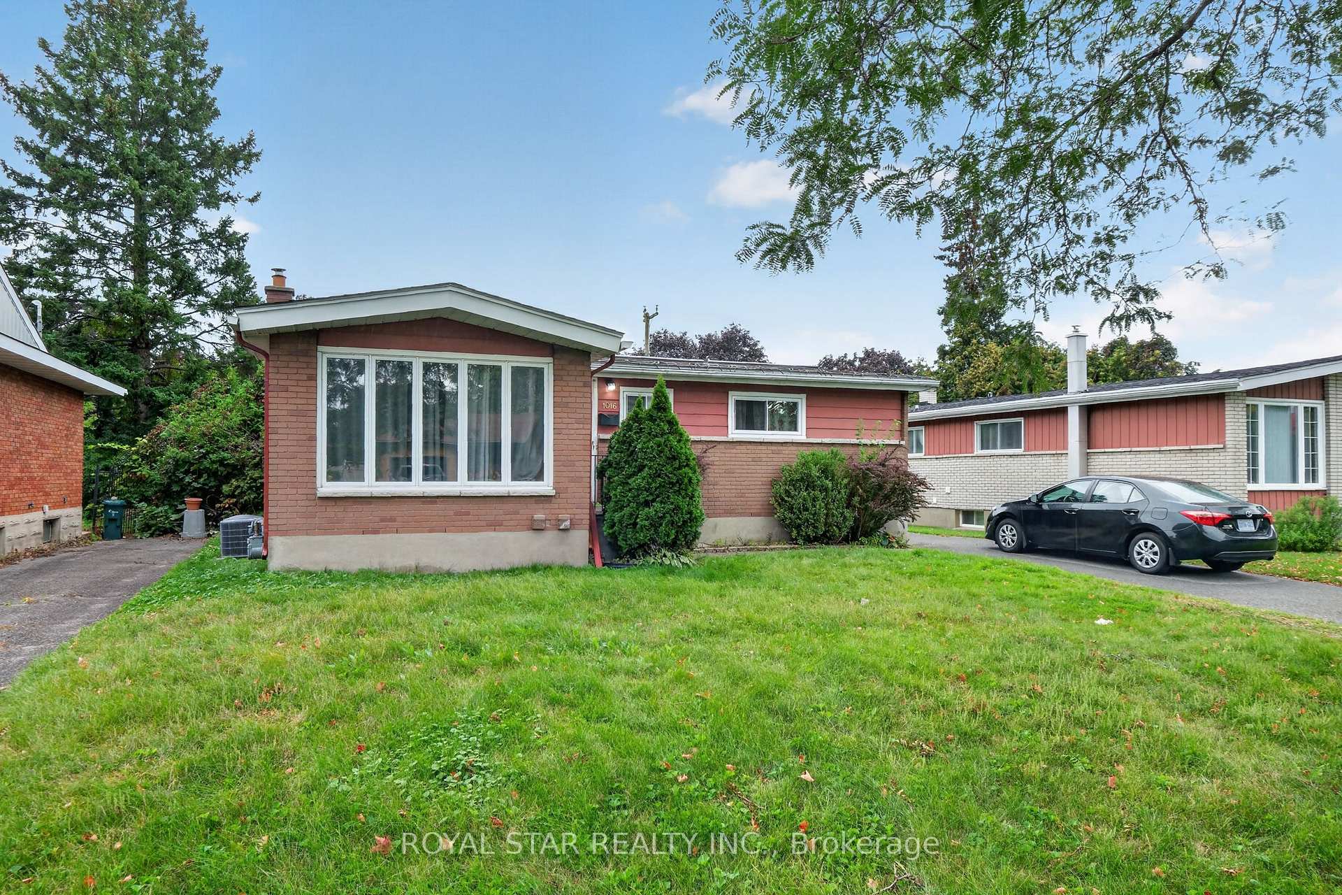 Photo 4 of Unit top floor, 1016 Connery Avenue, Ottawa, Elmvale Acres/Urbandale — HOMEH