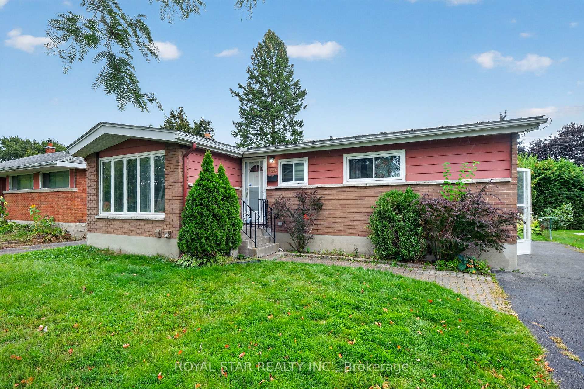 Photo 5 of Unit top floor, 1016 Connery Avenue, Ottawa, Elmvale Acres/Urbandale — HOMEH