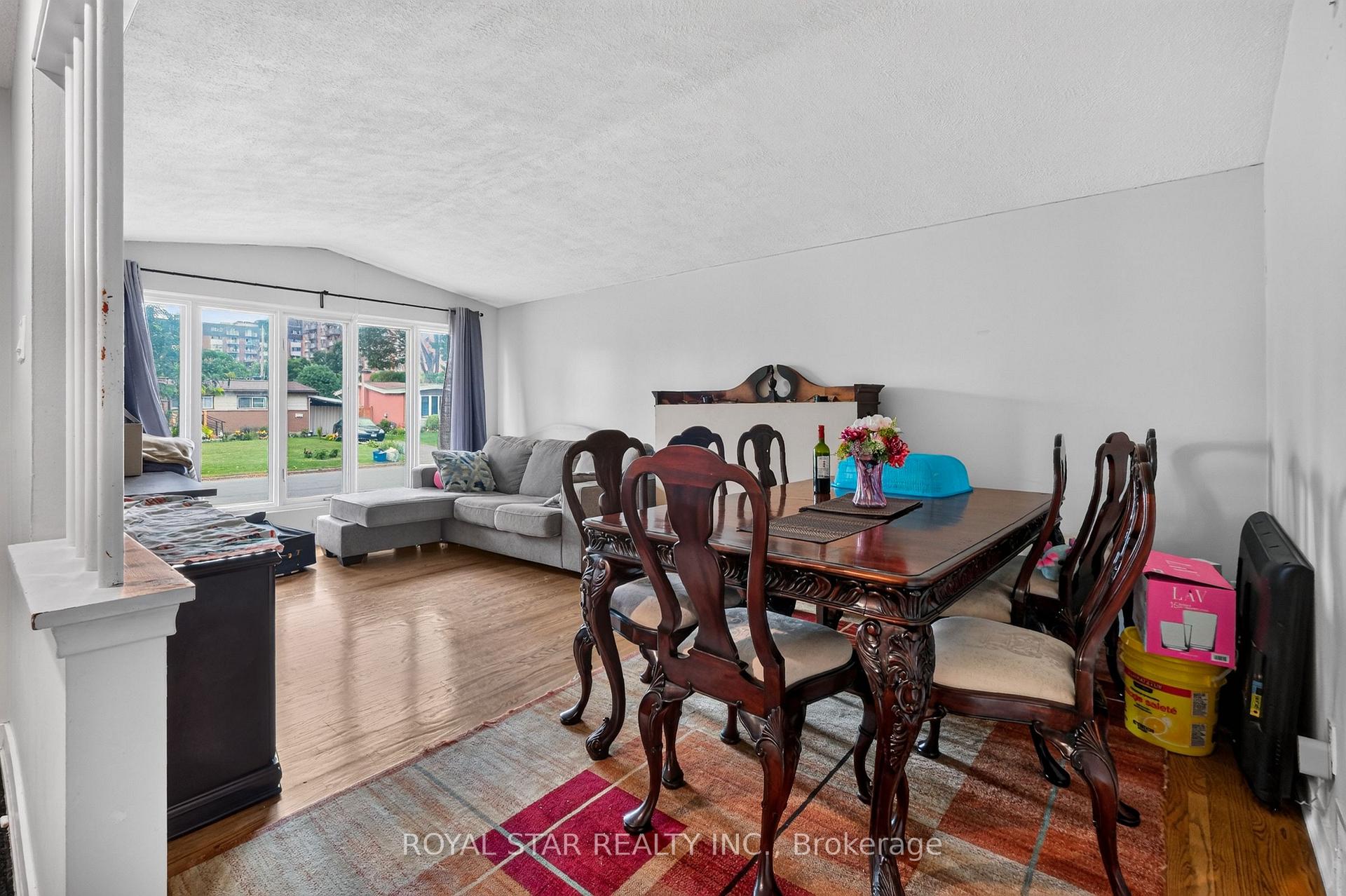 Photo 9 of Unit top floor, 1016 Connery Avenue, Ottawa, Elmvale Acres/Urbandale — HOMEH