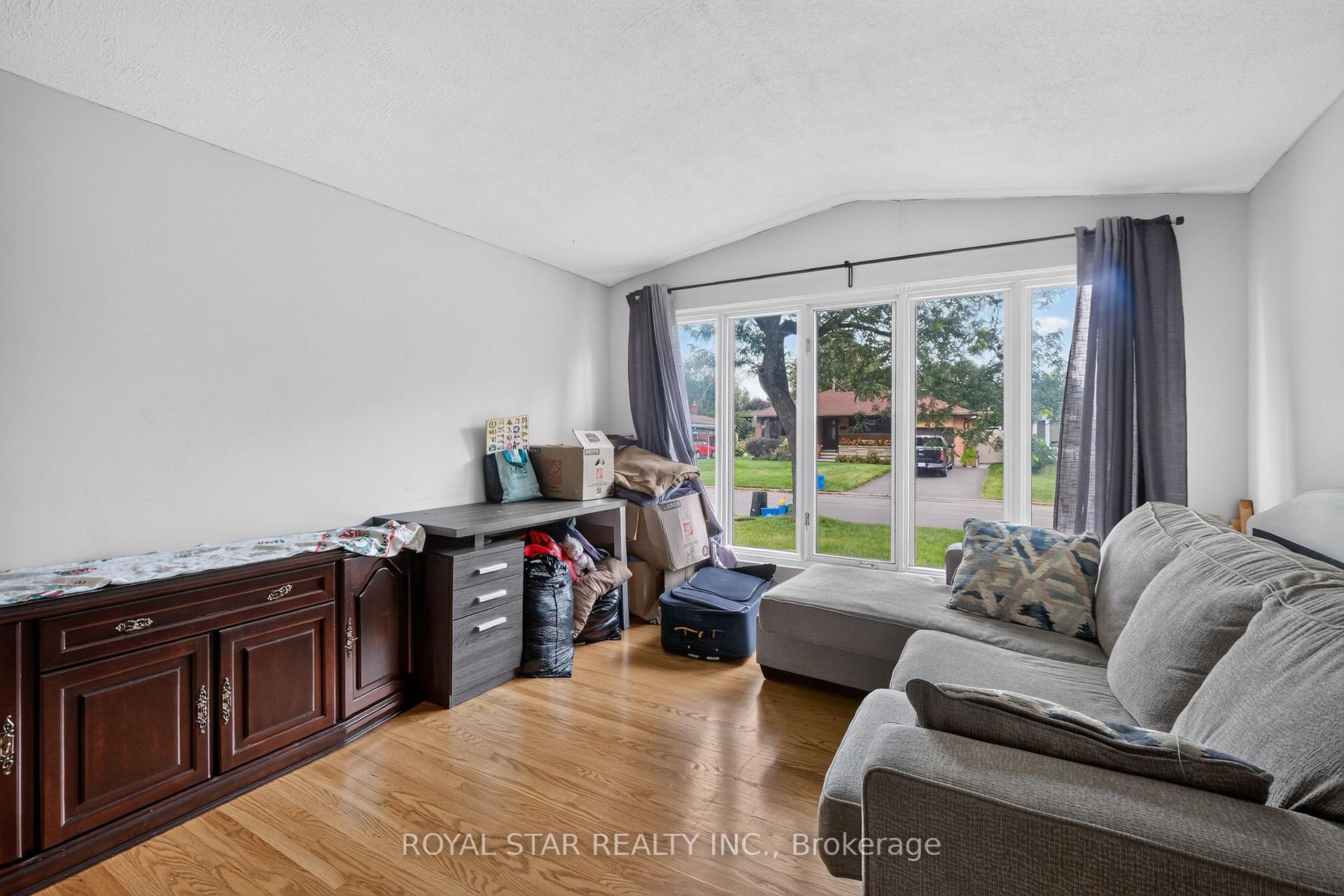 Photo 11 of Unit top floor, 1016 Connery Avenue, Ottawa, Elmvale Acres/Urbandale — HOMEH