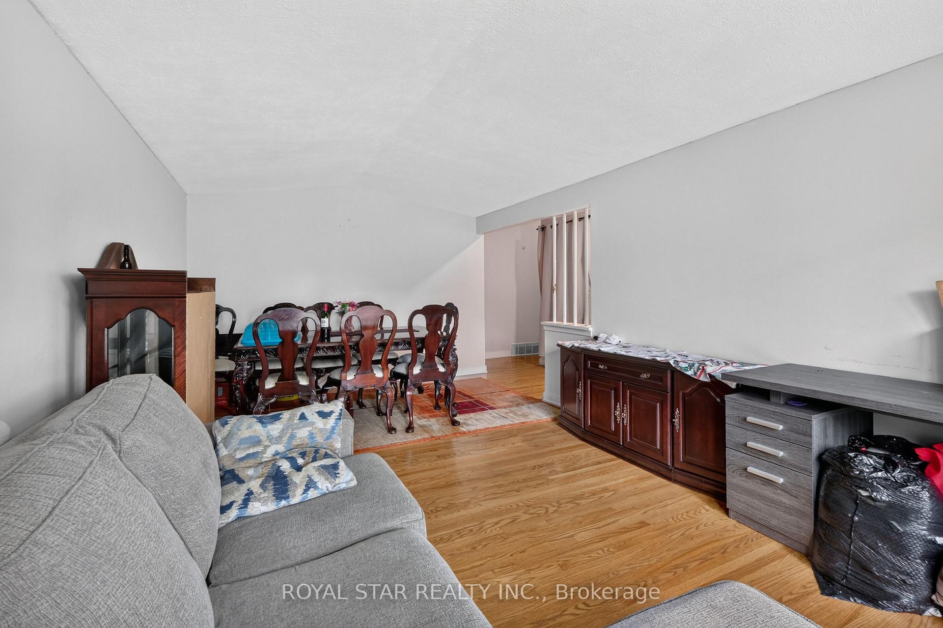 Photo 12 of Unit top floor, 1016 Connery Avenue, Ottawa, Elmvale Acres/Urbandale — HOMEH