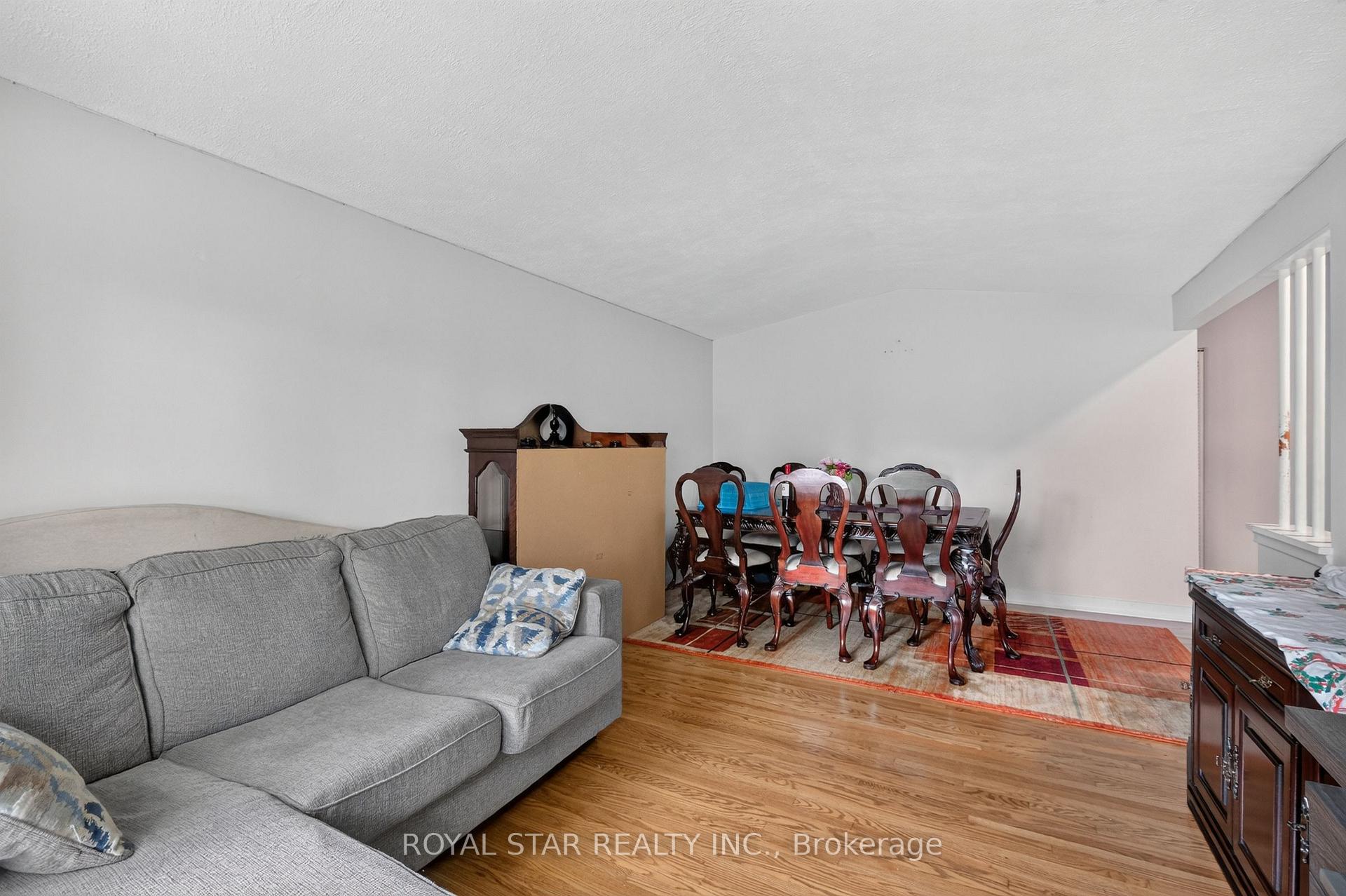 Photo 13 of Unit top floor, 1016 Connery Avenue, Ottawa, Elmvale Acres/Urbandale — HOMEH