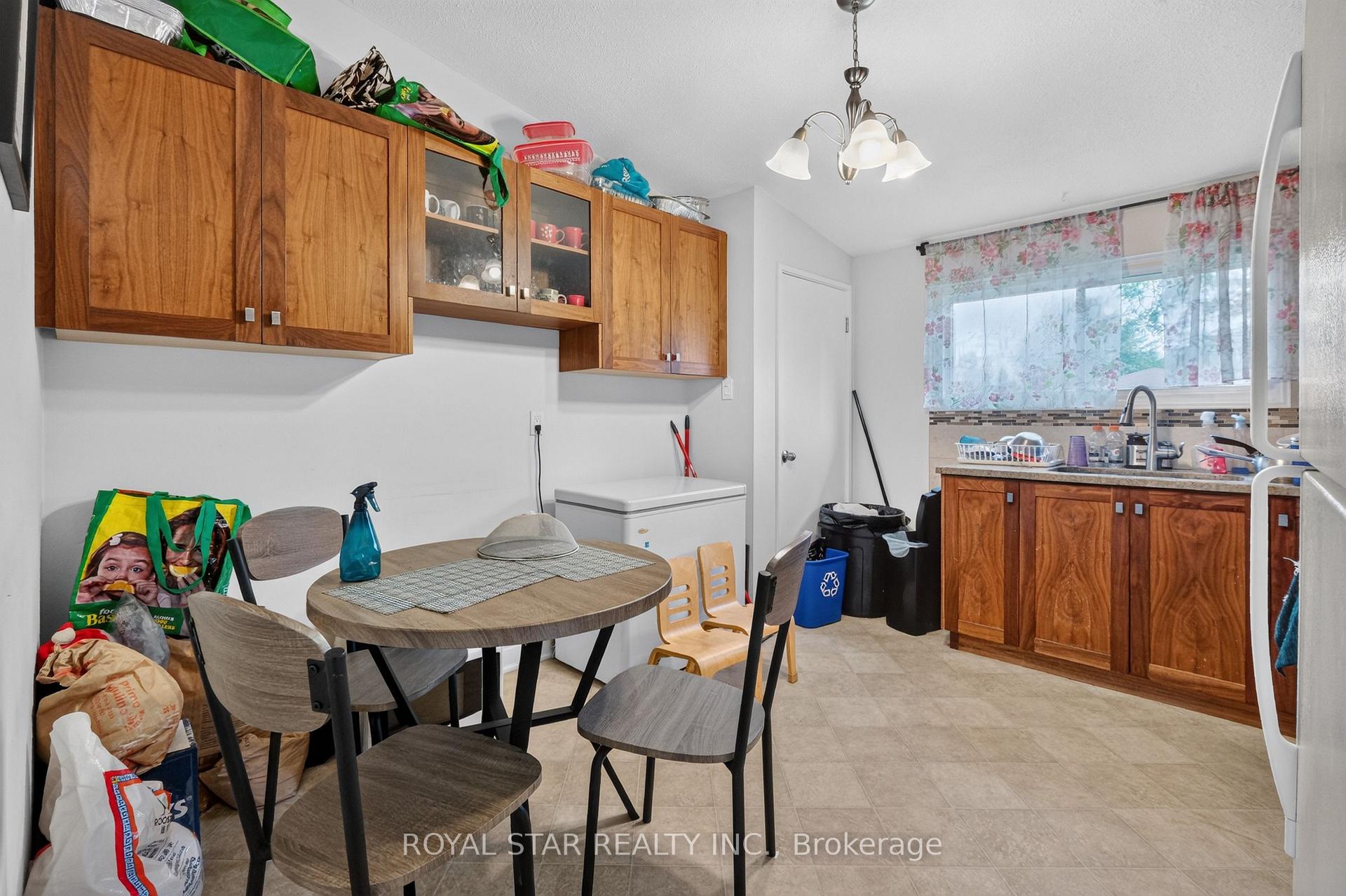 Photo 26 of Unit top floor, 1016 Connery Avenue, Ottawa, Elmvale Acres/Urbandale — HOMEH