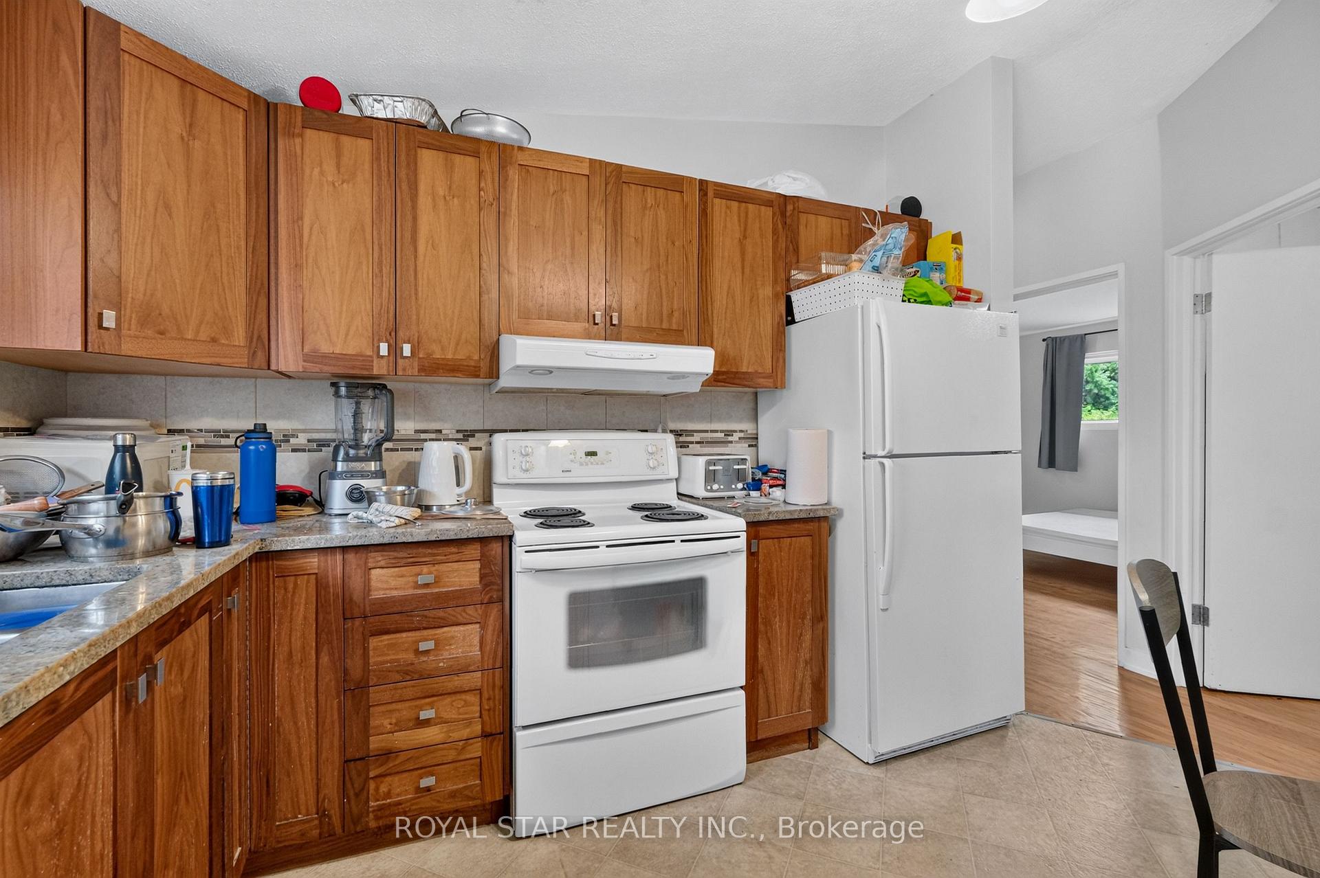 Photo 27 of Unit top floor, 1016 Connery Avenue, Ottawa, Elmvale Acres/Urbandale — HOMEH