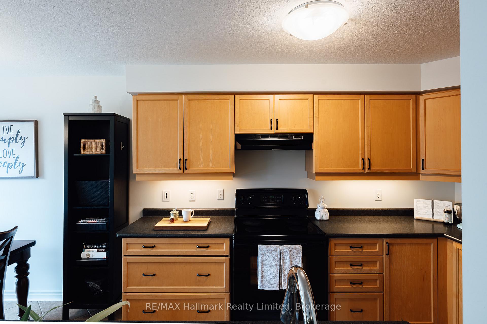 Photo 5 of 27 Wilkie Crescent, Guelph, Pineridge/Westminster Woods — HOMEH