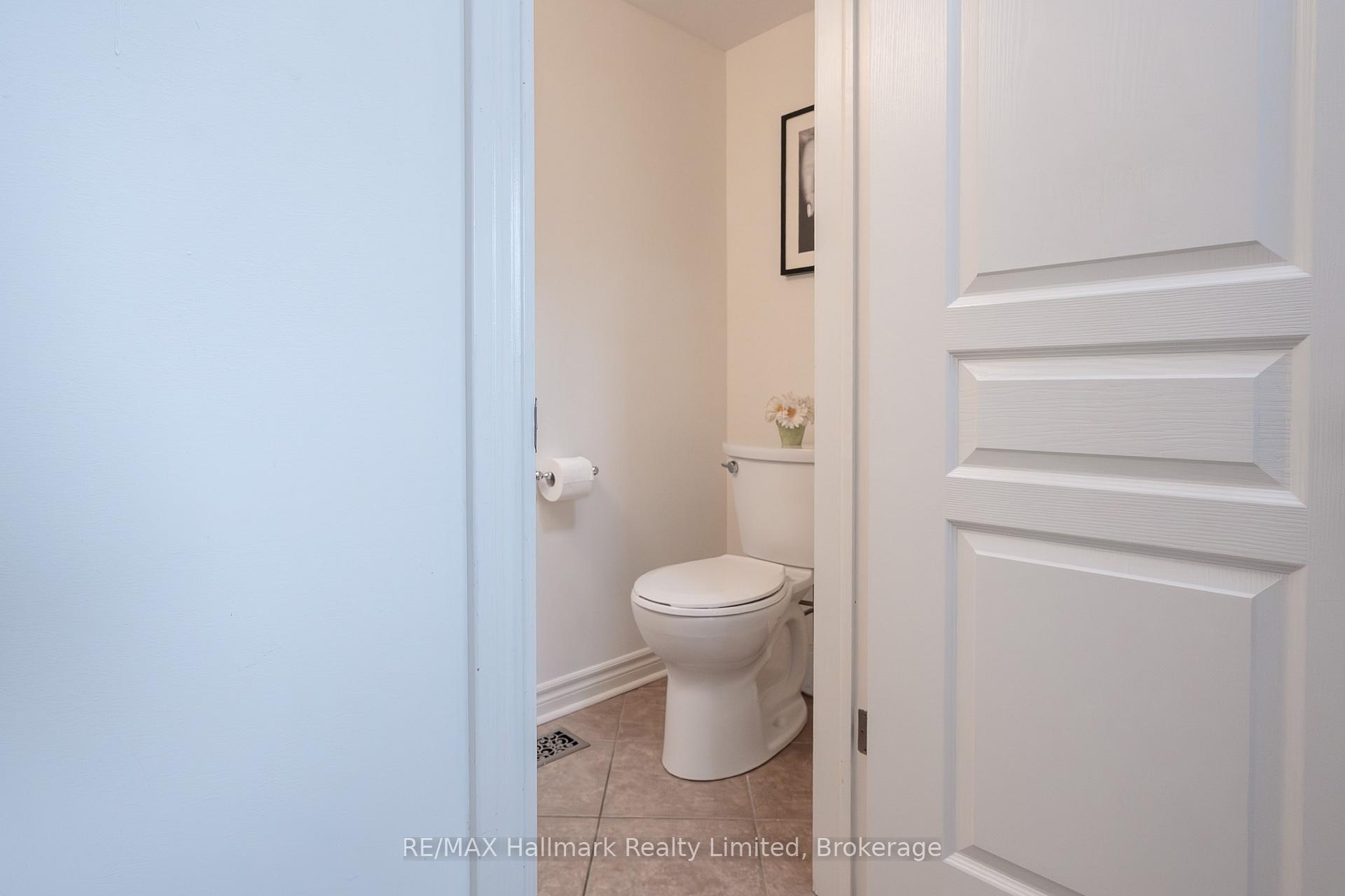 Photo 13 of 27 Wilkie Crescent, Guelph, Pineridge/Westminster Woods — HOMEH