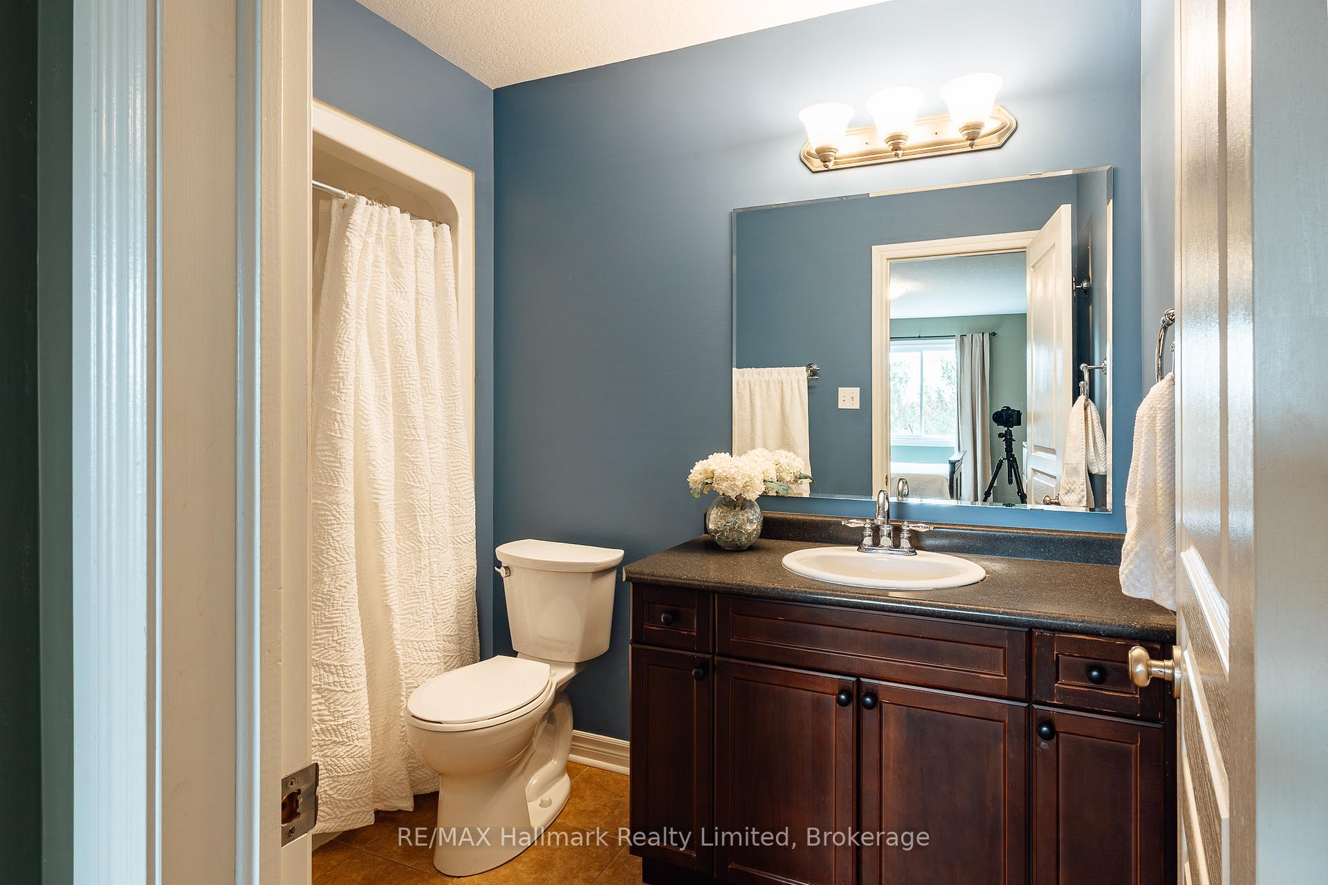 Photo 17 of 27 Wilkie Crescent, Guelph, Pineridge/Westminster Woods — HOMEH